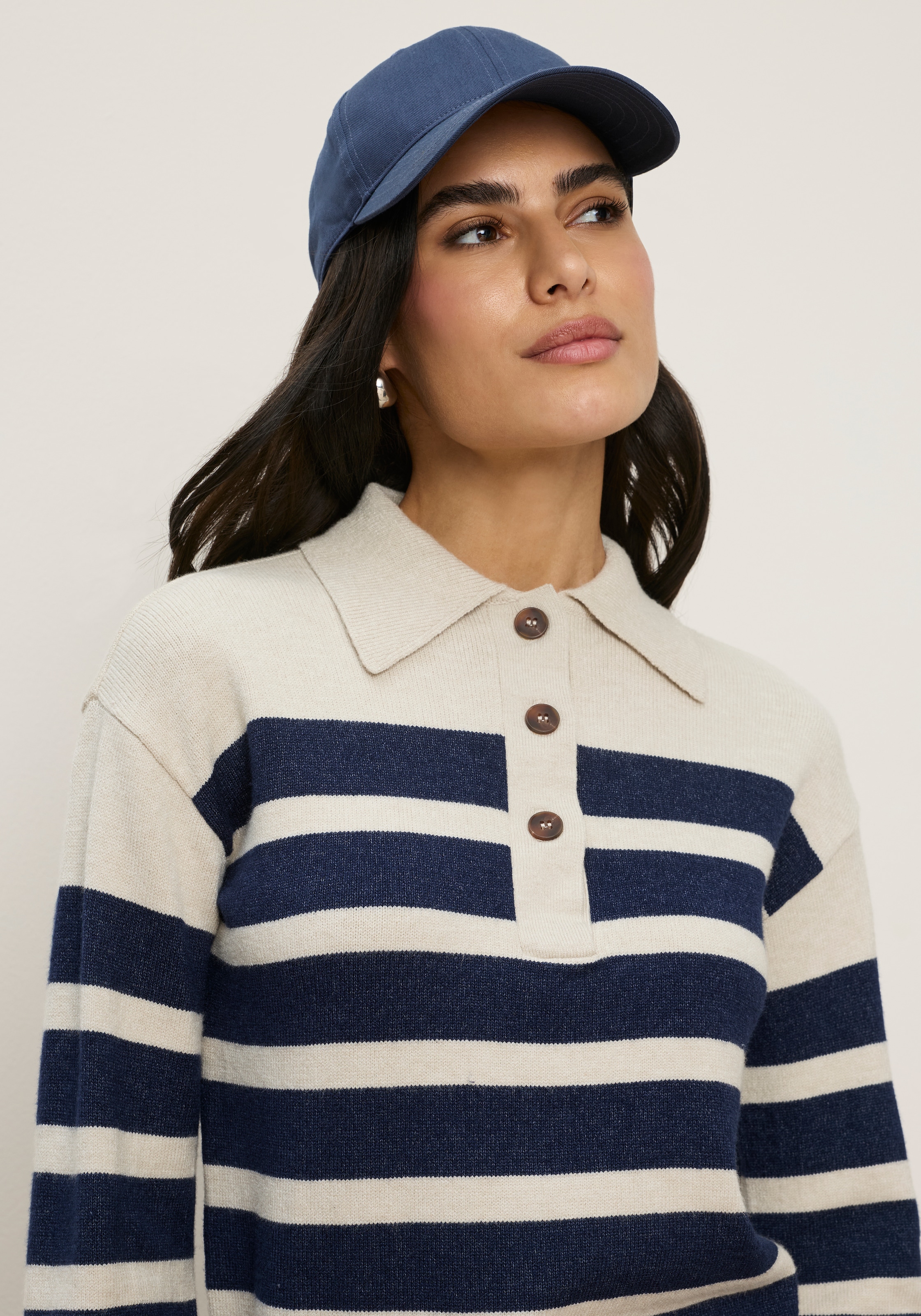 Tamaris Polokragenpullover »mit Polokragen, in elastischer Strickqualität« mit Streifen-Design