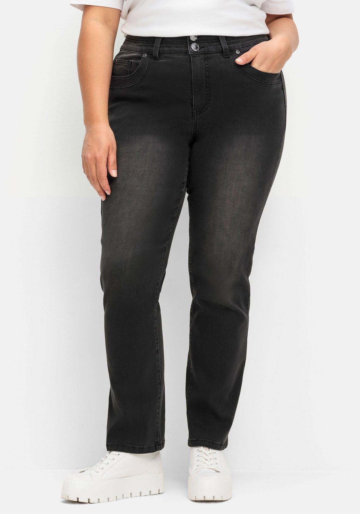 Sheego Gerade Jeans »Jeans MANUELA für eine schmale Taille und kräftige Oberschenkel«