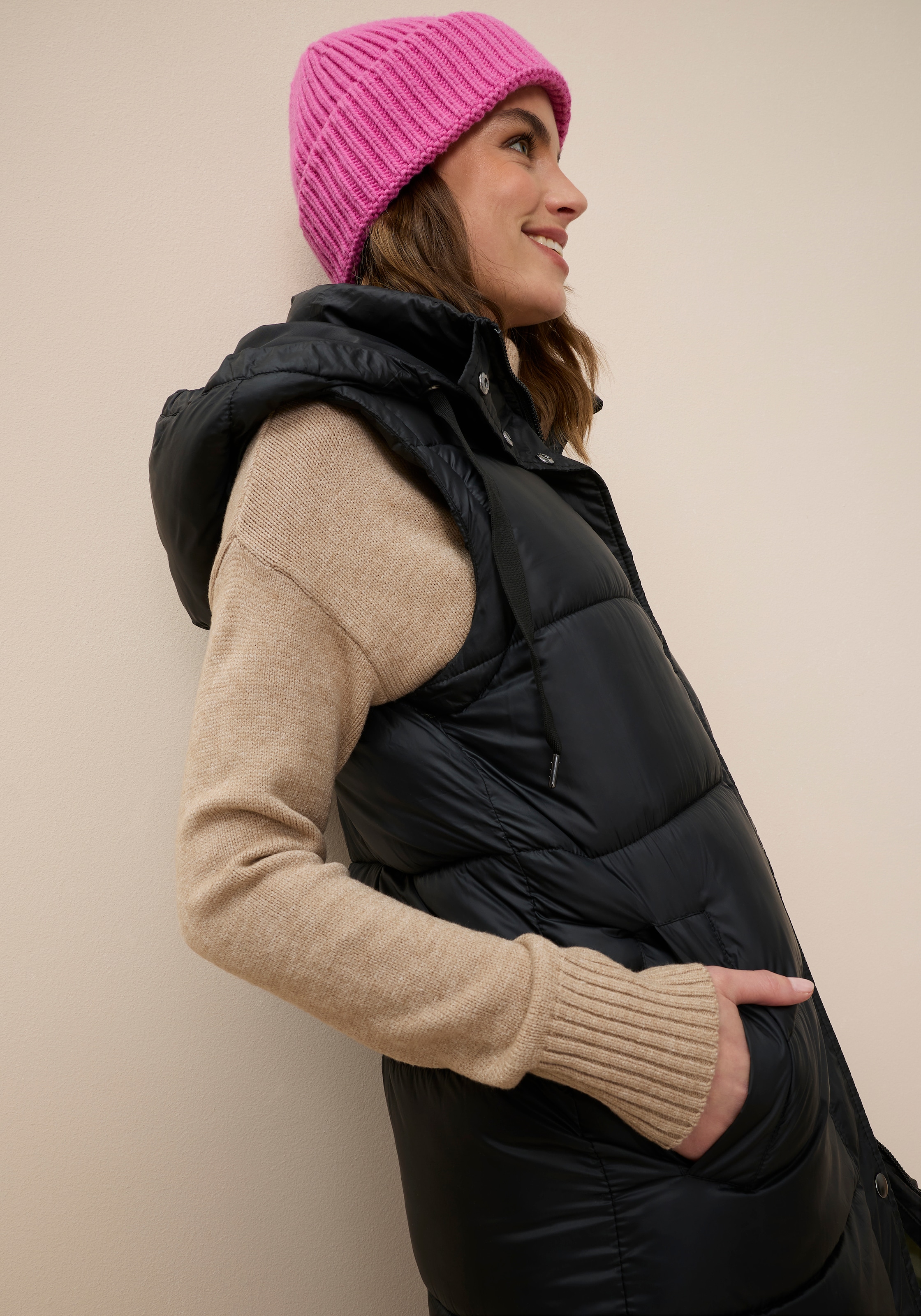 Tamaris Steppmantel mit abnehmbaren Ärmeln und Kapuze - auch tragbar als Weste