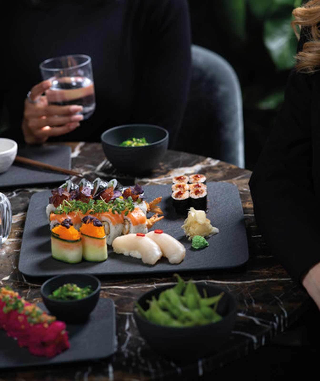 Villeroy & Boch Servierplatte »Servierplatte Manufacture Rock ø 32,5 cm schwarz«