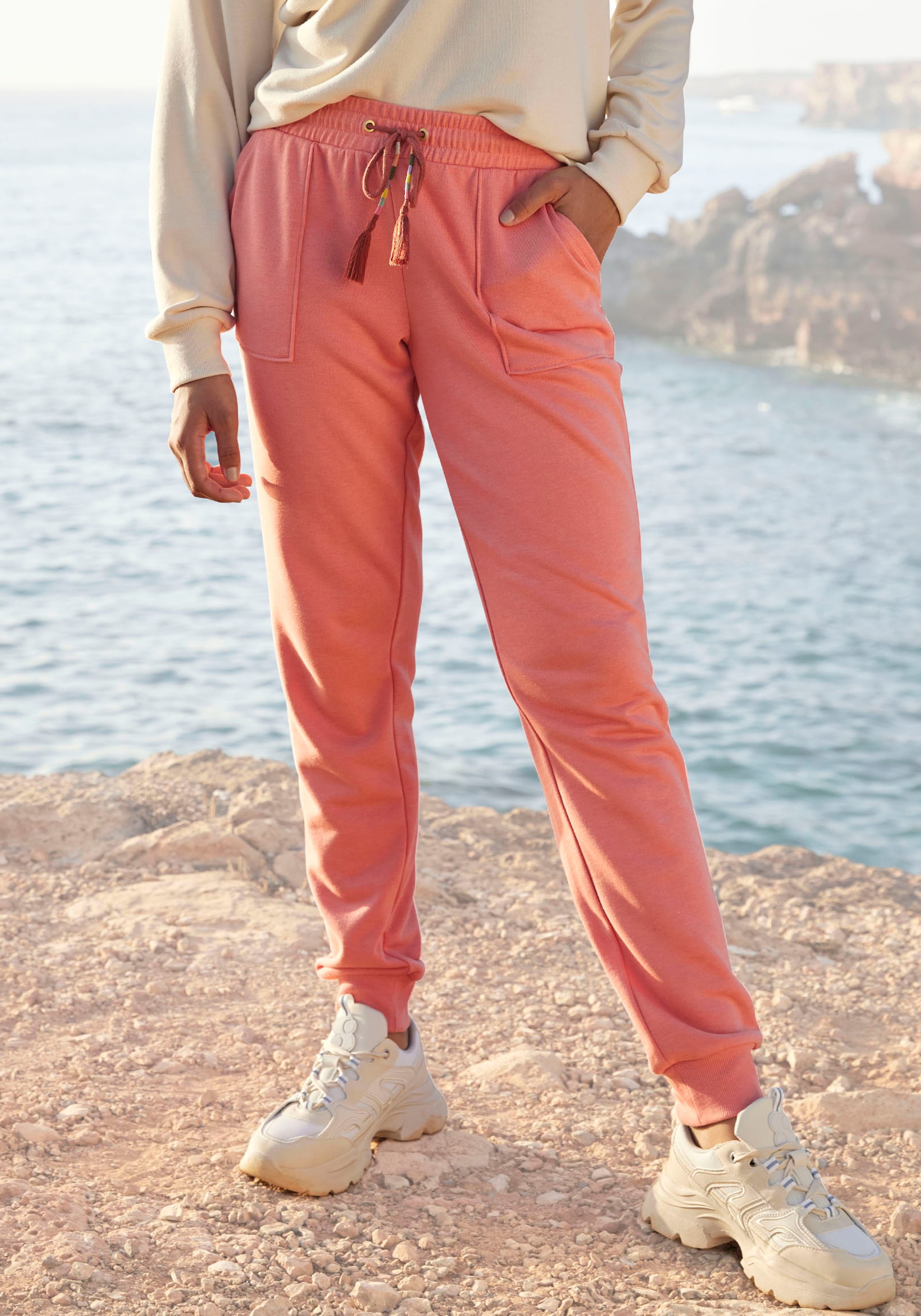 Sweatpants »- Relaxhose - Loungehose«, mit aufgesetzten Taschen, Loungeanzug