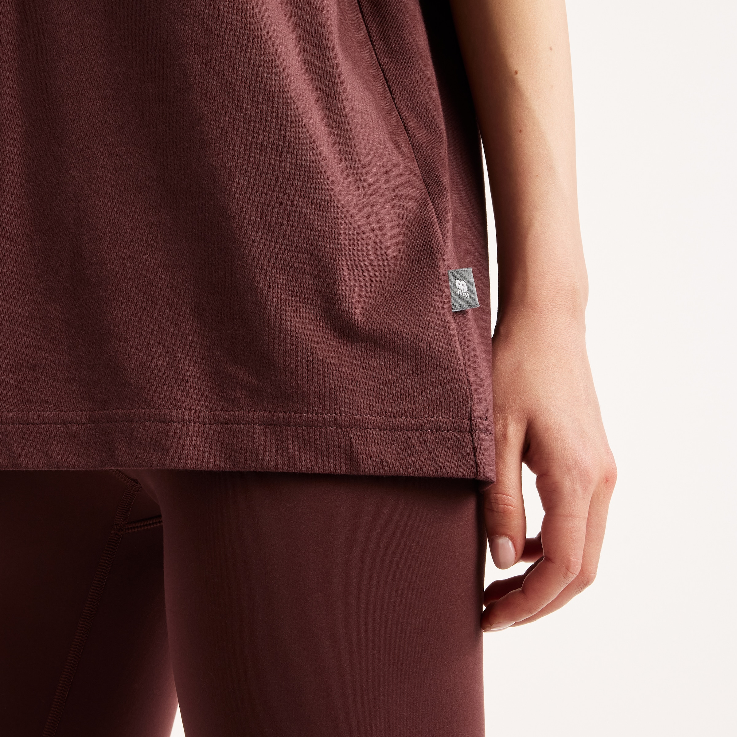 New Balance T-Shirt »PRESSED FLOWERS MEMORIES OVERSIZED T-SHIRT« sportlicher Stil, für Erwachsene, aus Baumwolle