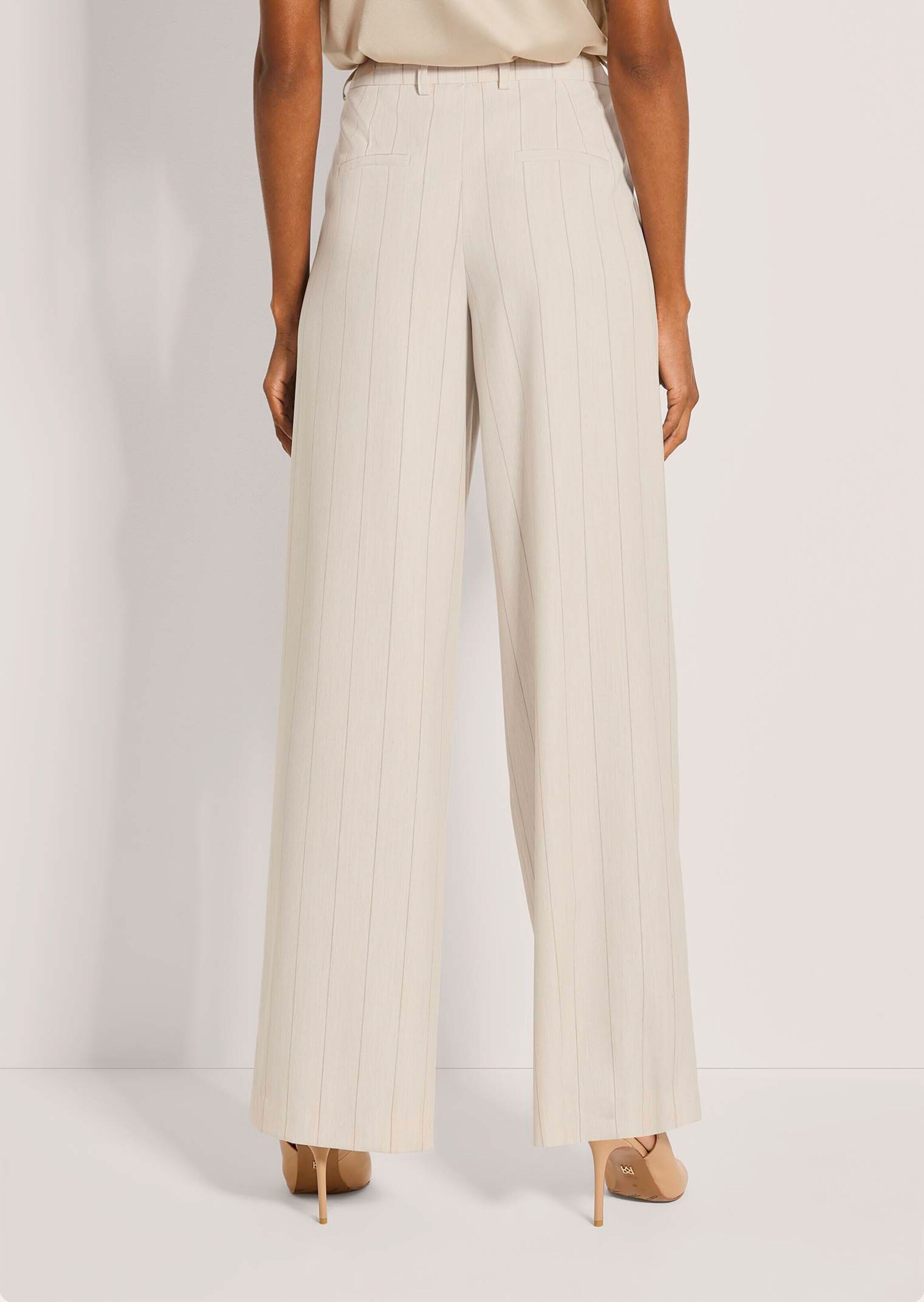 MADELEINE Bundfaltenhose »Bundfaltenhose Stoffhose mit Nadelstreifen«  Weite Nadelstreifenhose mit Bundfalte