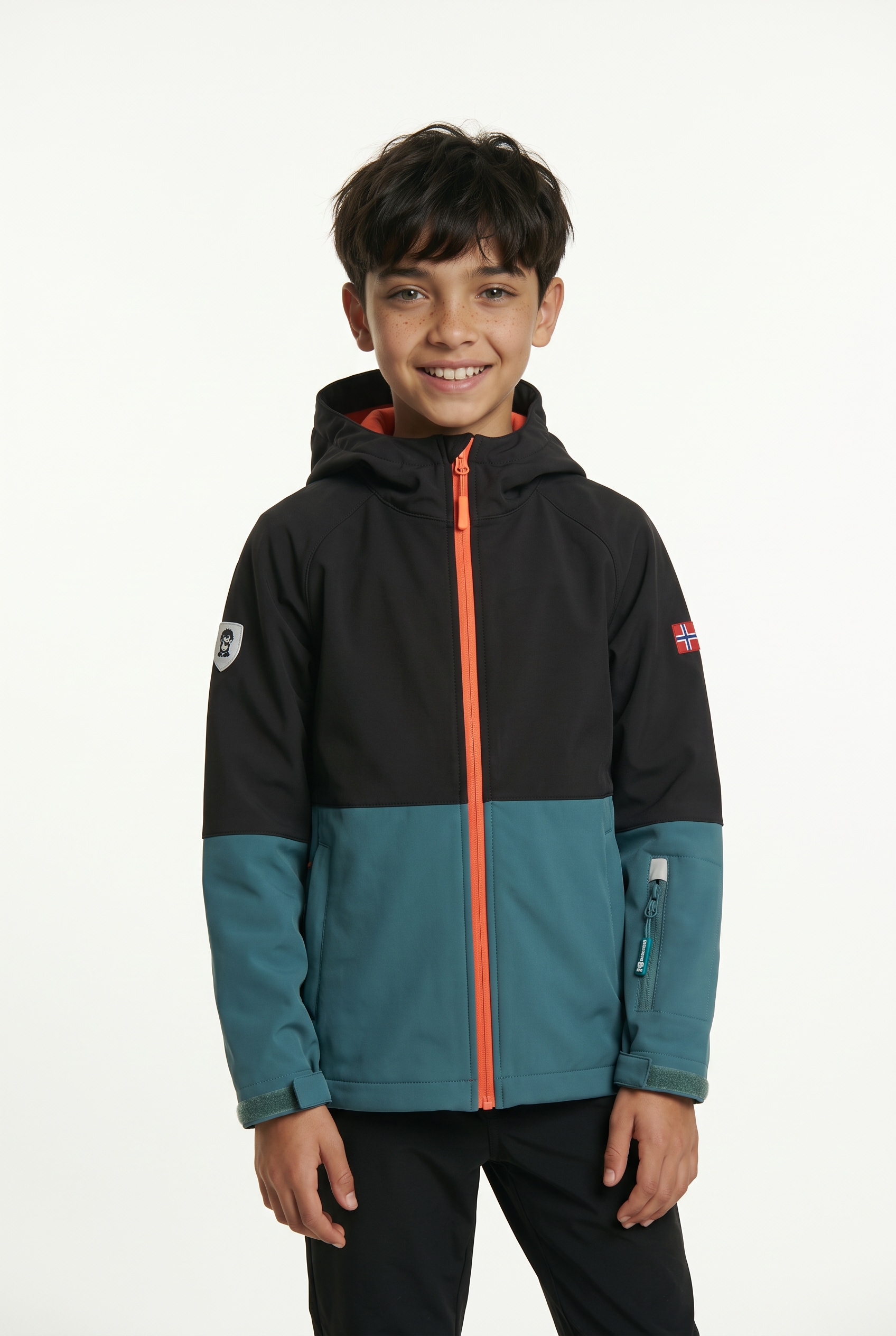 TROLLKIDS Softshelljacke »Kids Skjorta Jacket« sportliche Softshelljacke, aus Polyester, wasserabweisend, winddicht
