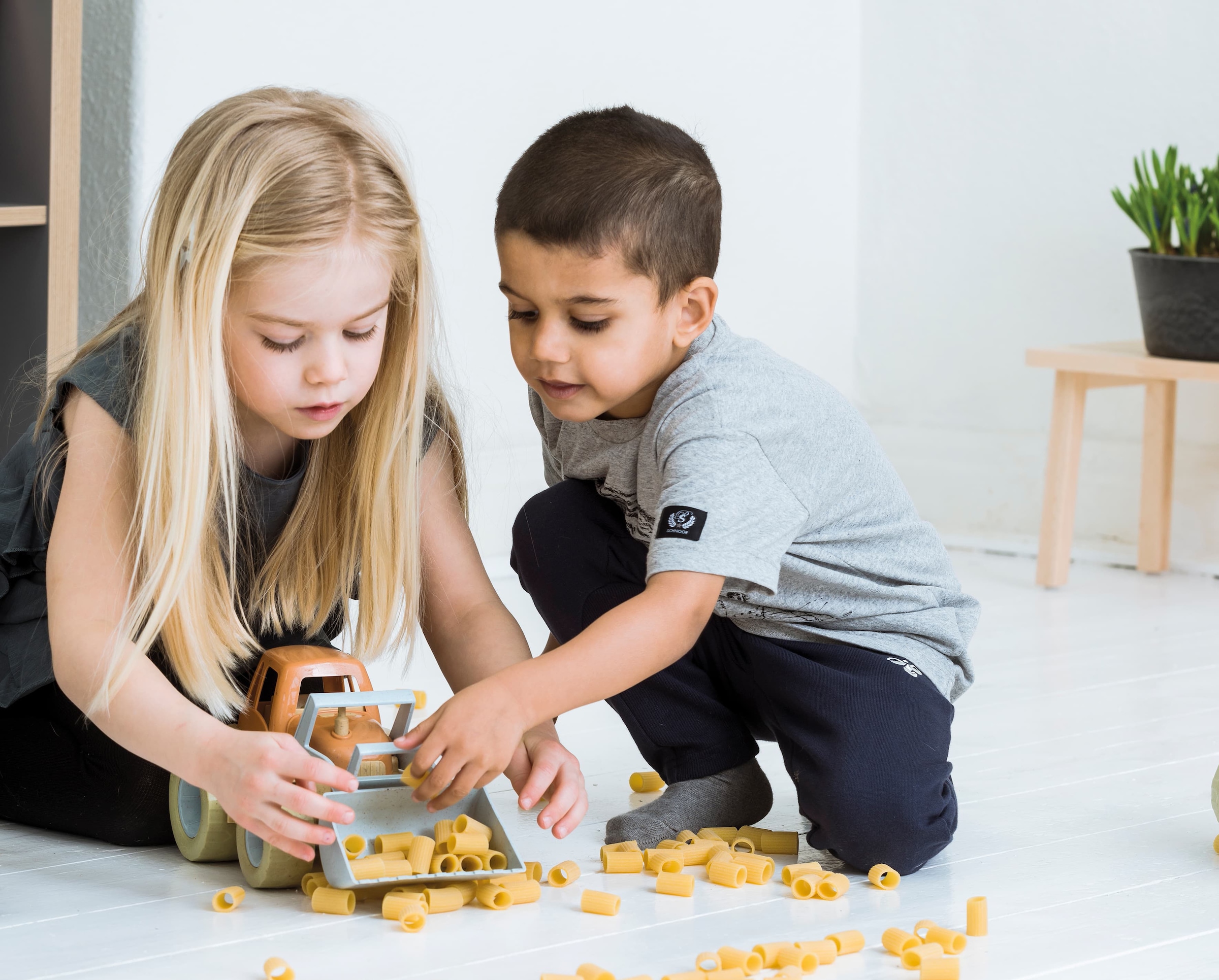 dantoy Spielzeug-Traktor »Bio Traktor mit Lader« Made in Europe