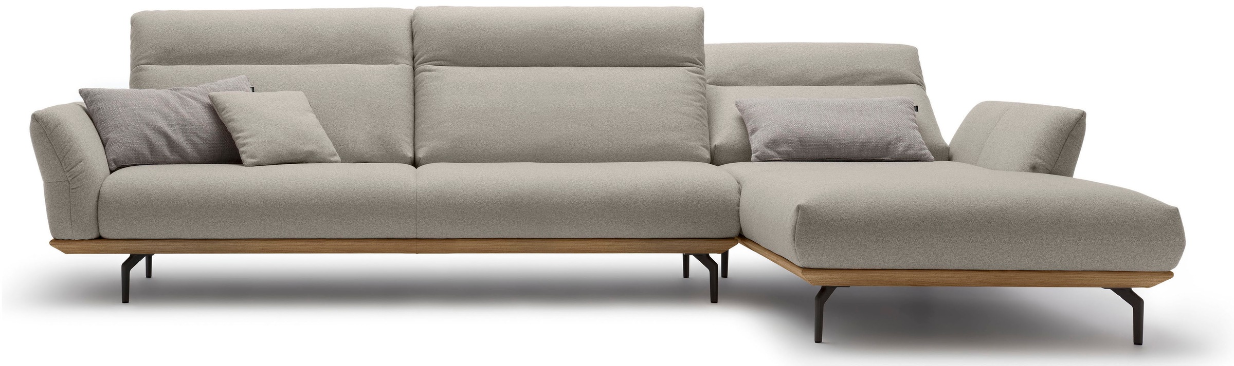 Creation BY ROLF BENZ Ecksofa »CR.460«, Sockel in Nussbaum, Winkelfüße in Umbragrau, Breite 338 cm