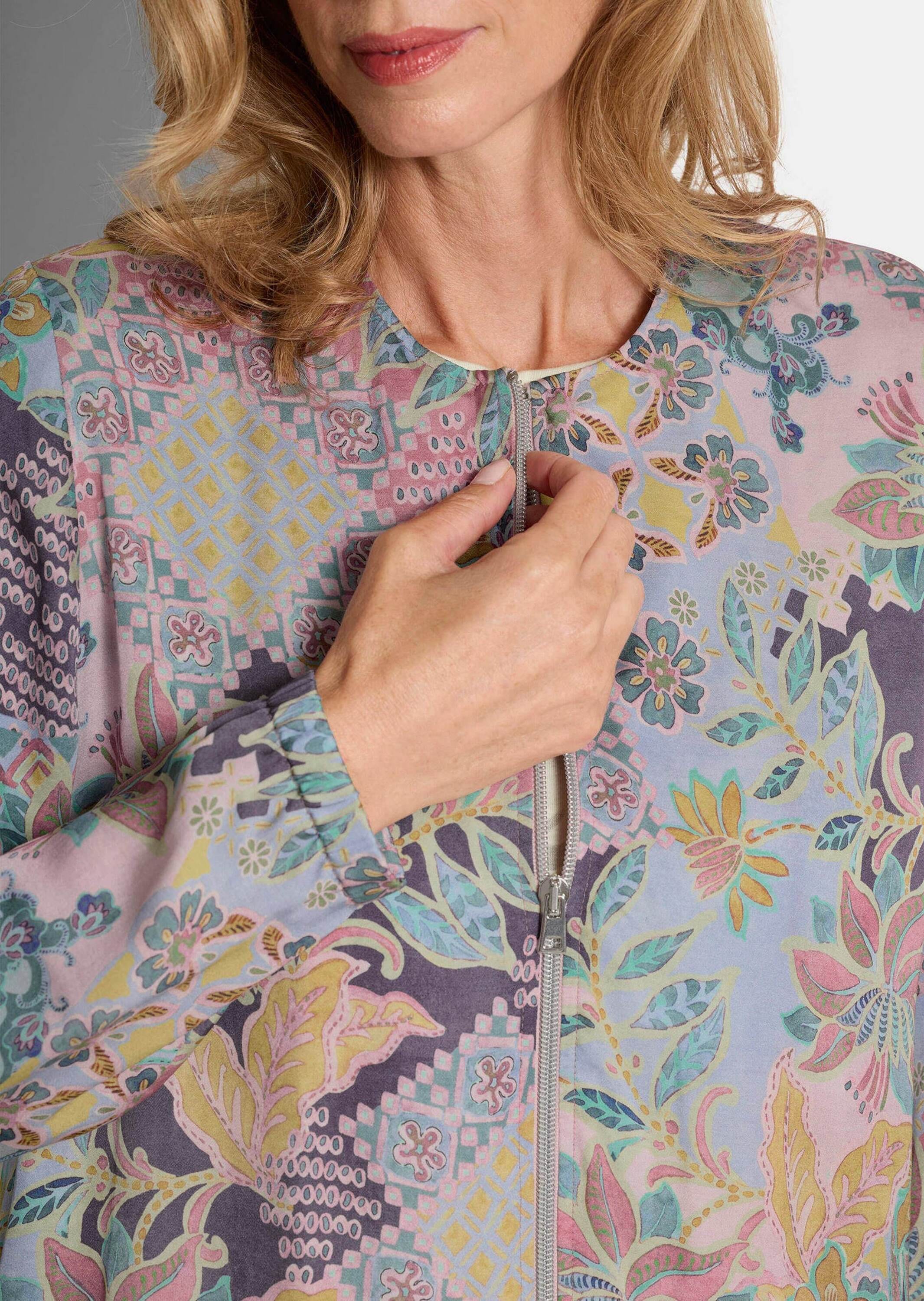 GOLDNER Kurzjacke »Satinjacke mit Patch-Design« seitliche Eingriffstaschen