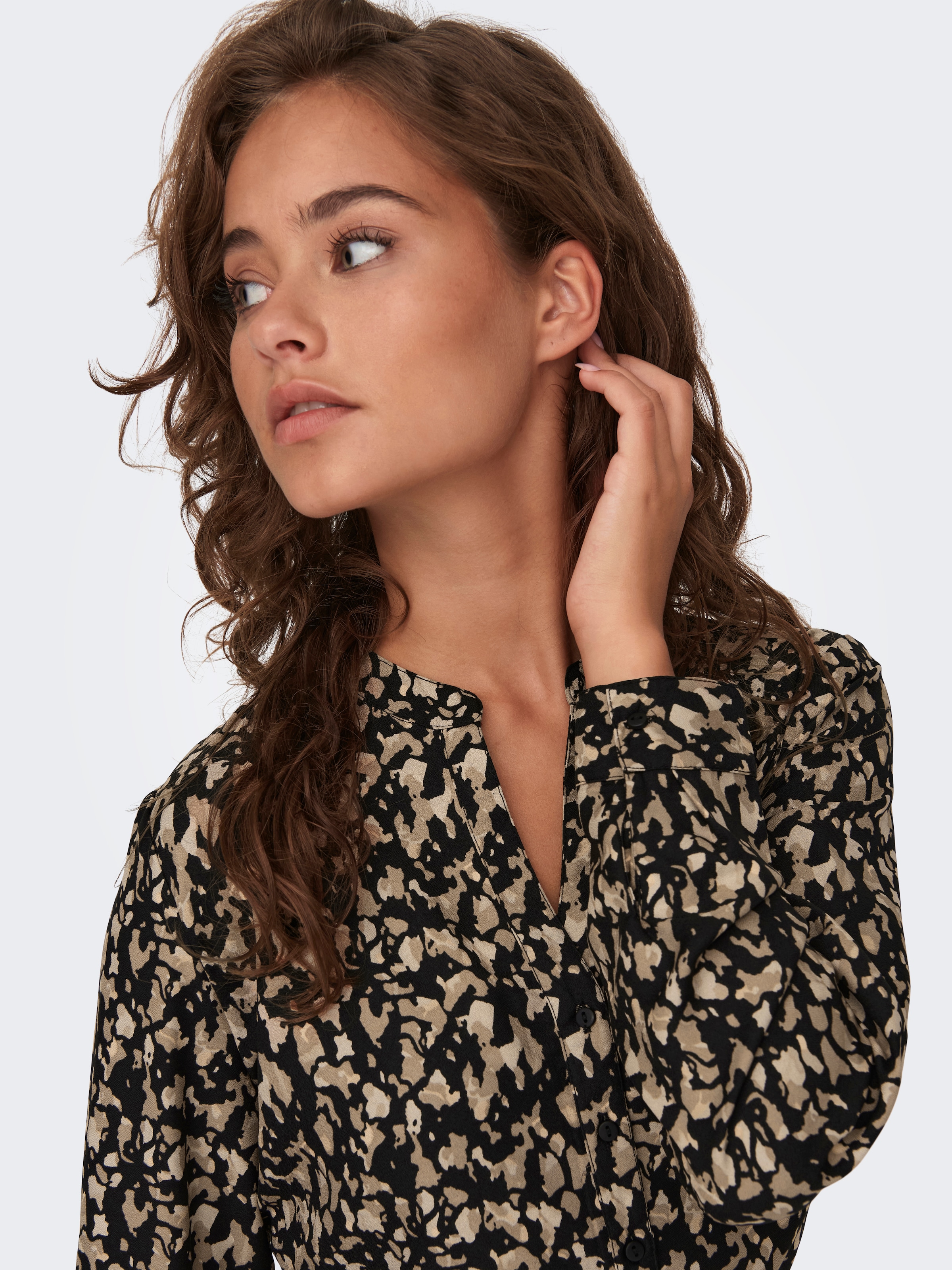 ONLY Druckkleid »ONLCORY LIFE L/S V-NECK TUNIC WVN NOOS« Sommerkleid mit Taillengürtel