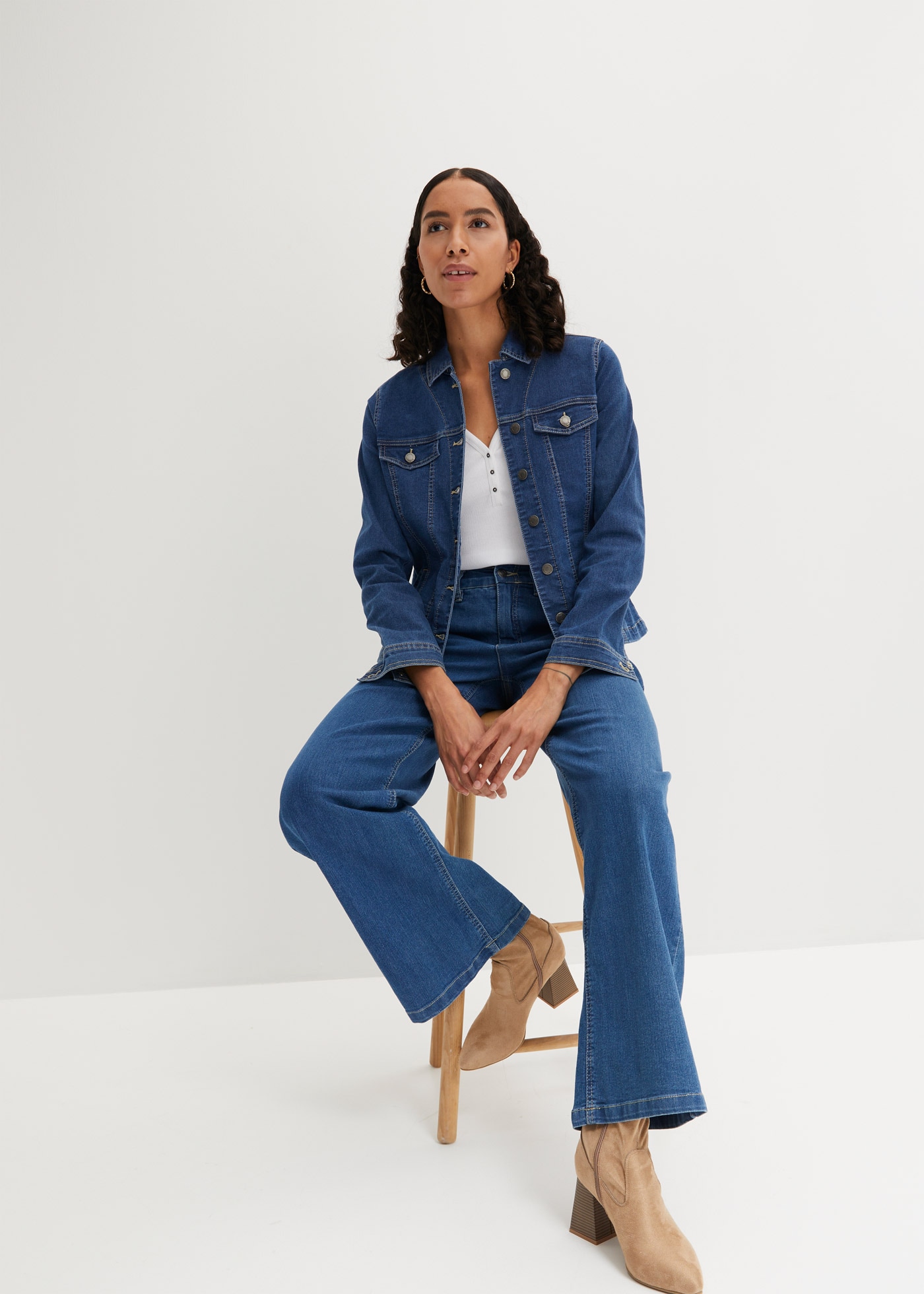 bonprix Jeansjacke bequeme Passform, mit Brust- und Eingriffstaschen