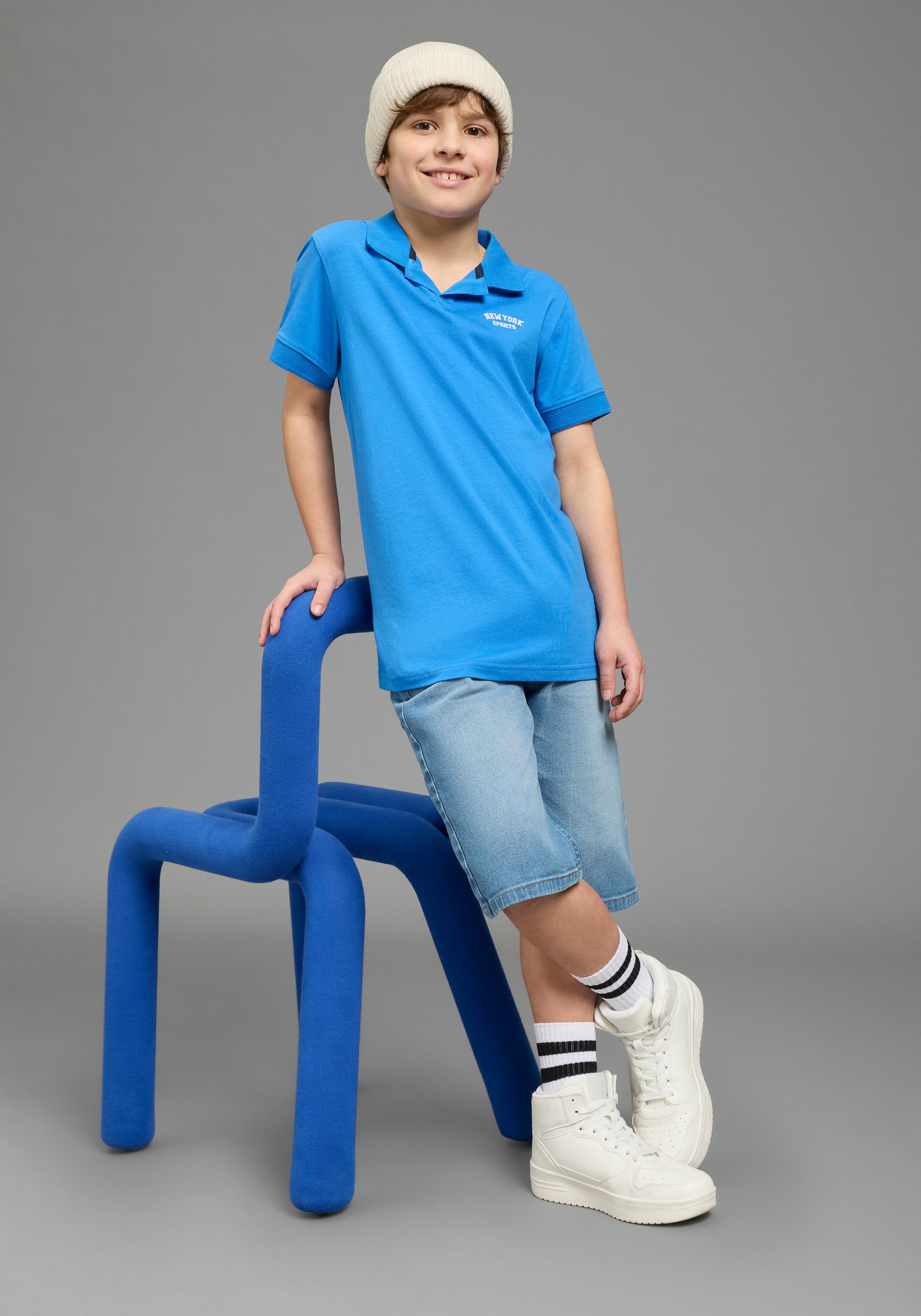 KIDSWORLD Poloshirt »2er Pack Shirts mit Polokragen« Packung, 2, 2 tlg. für Jungen, mit V-Ausschnitt, Kurzarm, mit bestickten Applikationen