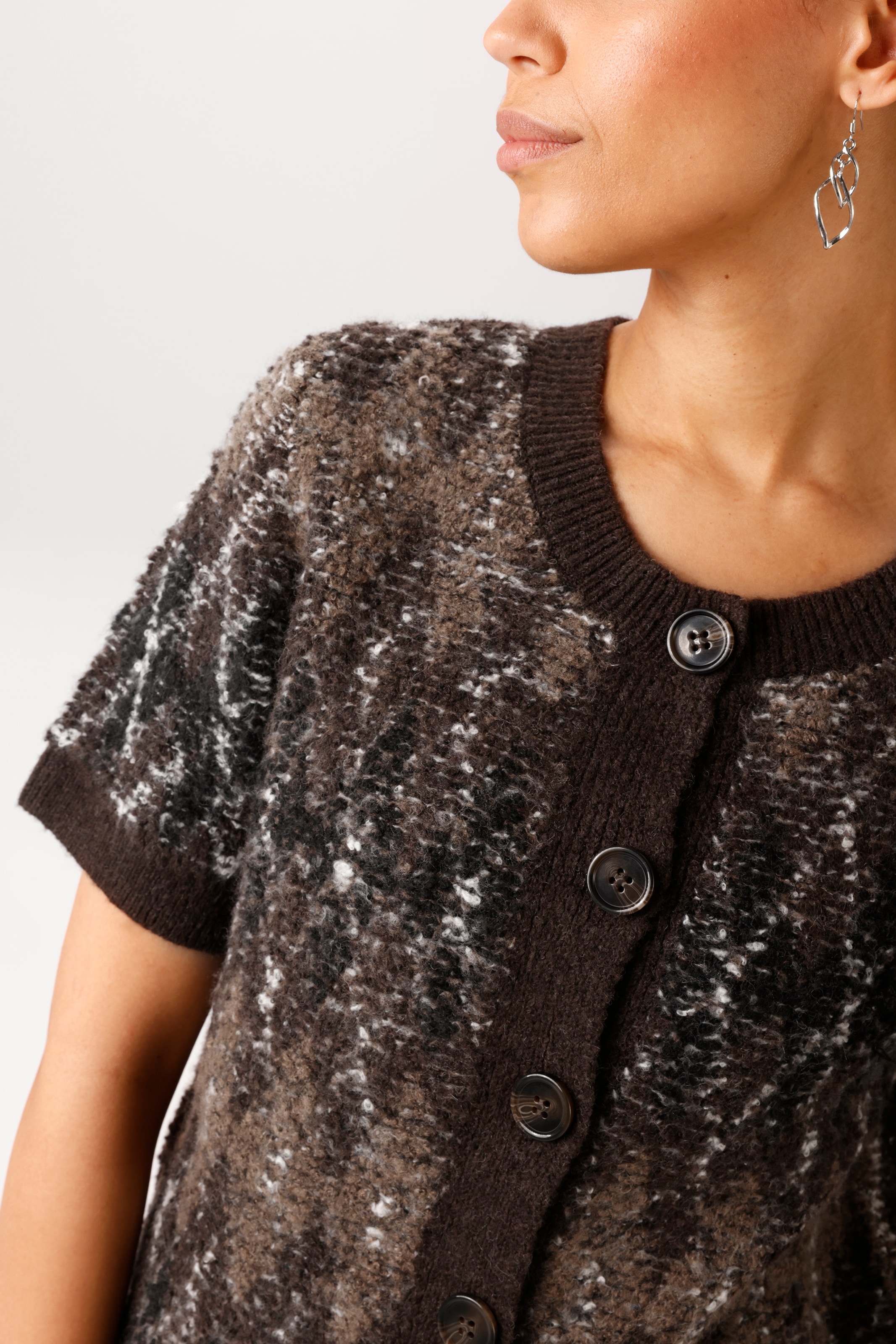Aniston CASUAL Strickjacke mit trendfarbenen, melierten Rauten-Muster - NEUE KOLLEKTION