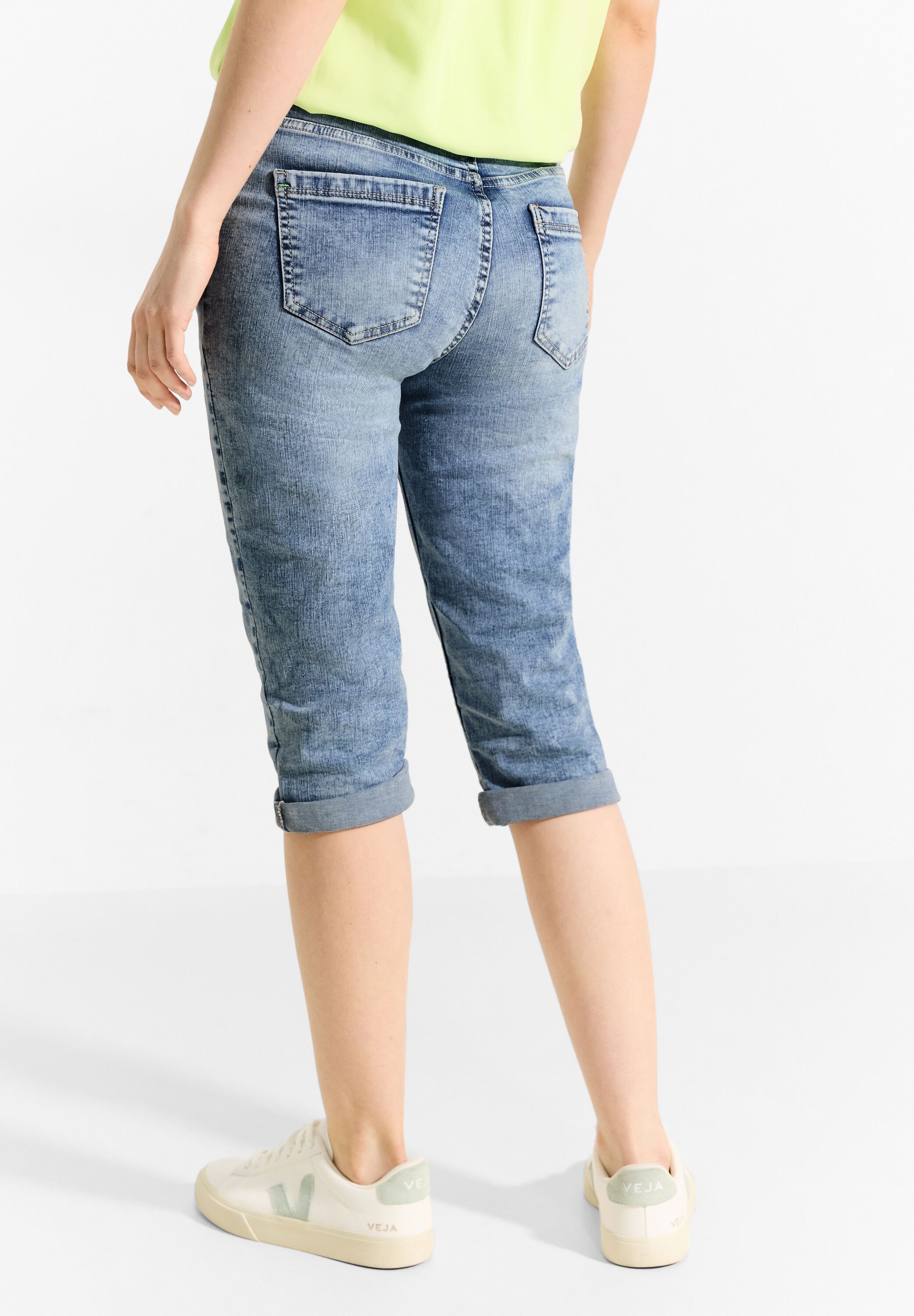 Cecil Jeansshorts »Style Toronto«, mit dekorativen Nähten