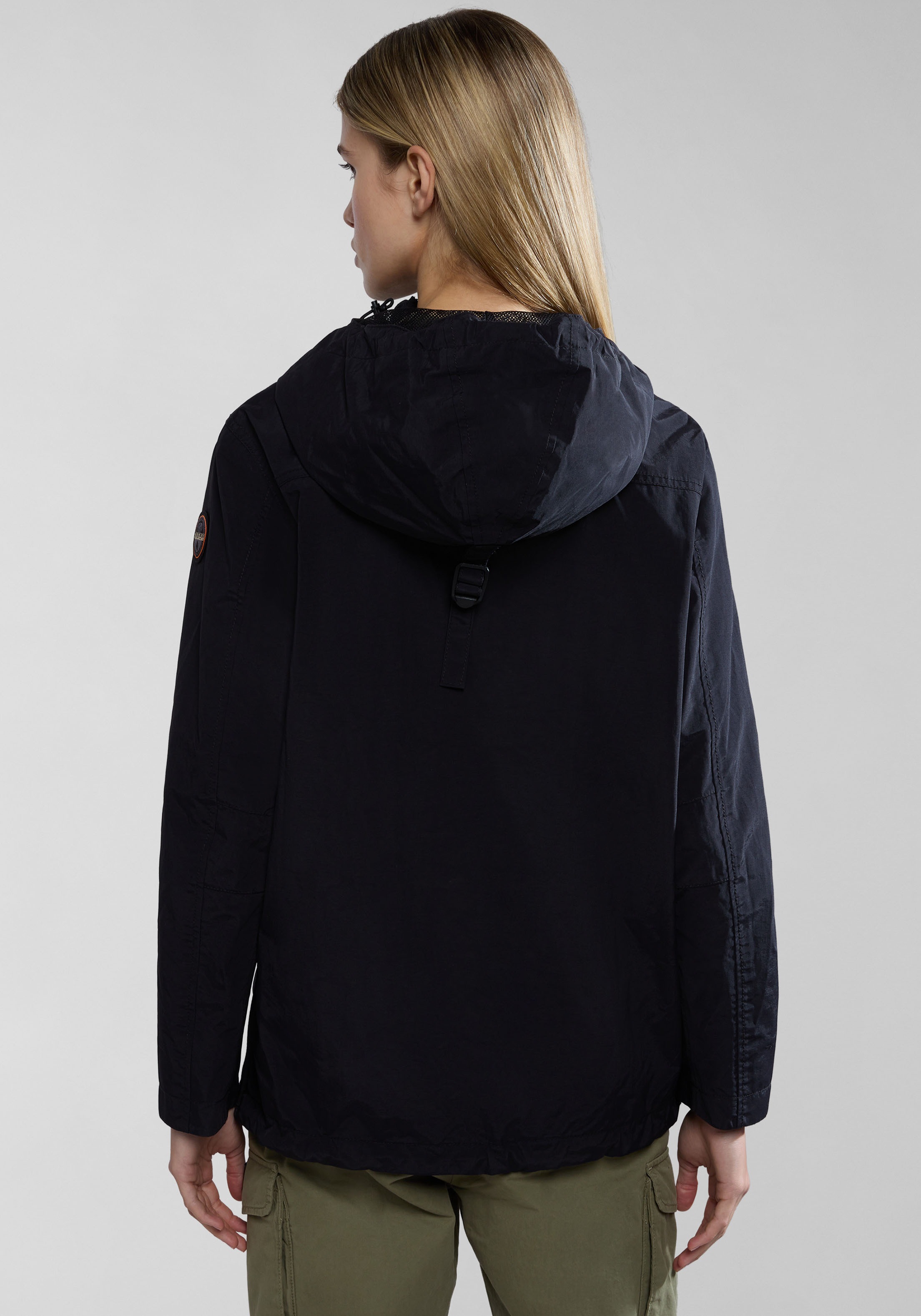 Napapijri Funktionsjacke »RAINFOREST S W PKT 3 041 BLACK«, mit Kapuze, Markenlogo auf dem Ärmel; Reißverschluss im Saum; Schnalle an Kapuze