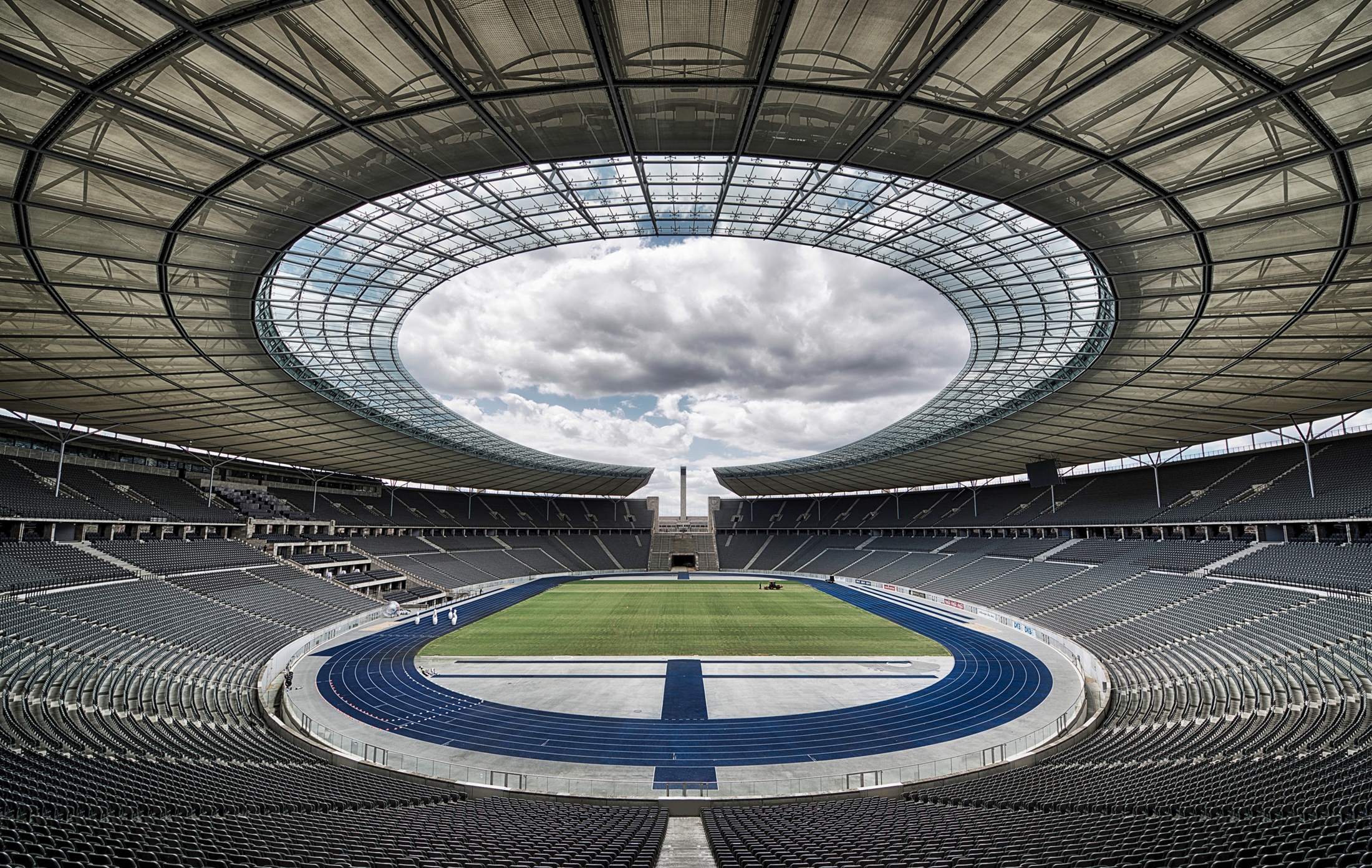 Fototapete »Photo-Art MASSIMO CUOMO, OLYMPIASTADION, BERLIN«