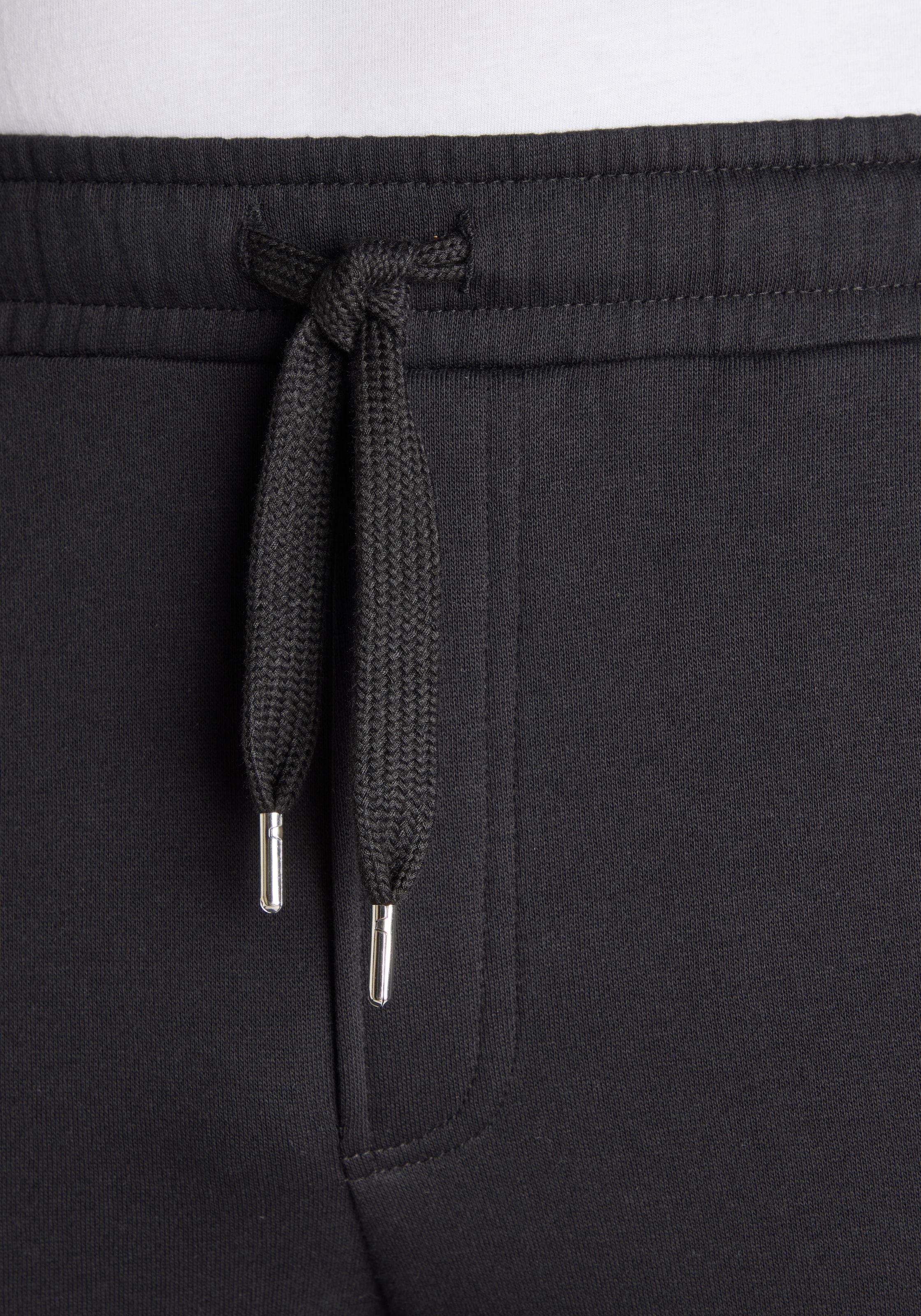 John Devin Sweatshorts »- kurze Hose aus innen angerauter Sweatware«  mit breiter Kordel und seitlichen Taschen