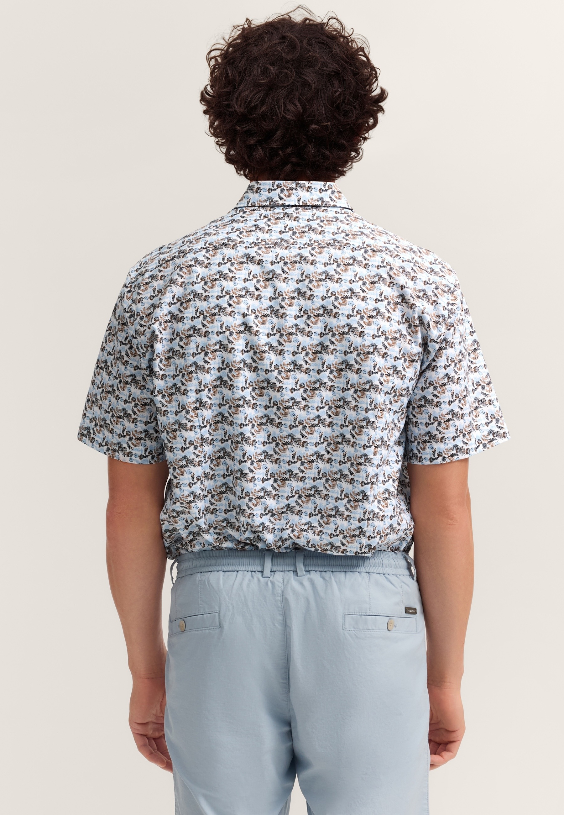 bugatti Kurzarmhemd Modern Fit mit einem Print