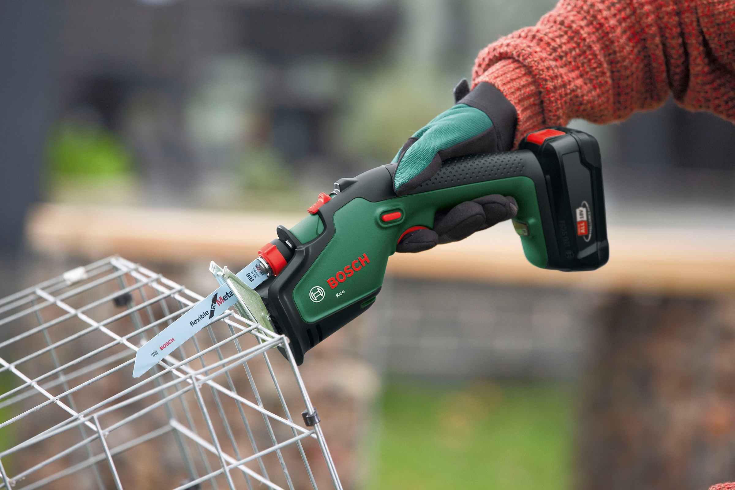 Bosch Home & Garden Akku-Säbelsäge »Keo 18«, mit Schweizer Präzisionsklinge, Akku 18V/2,0 Ah und Ladegerät