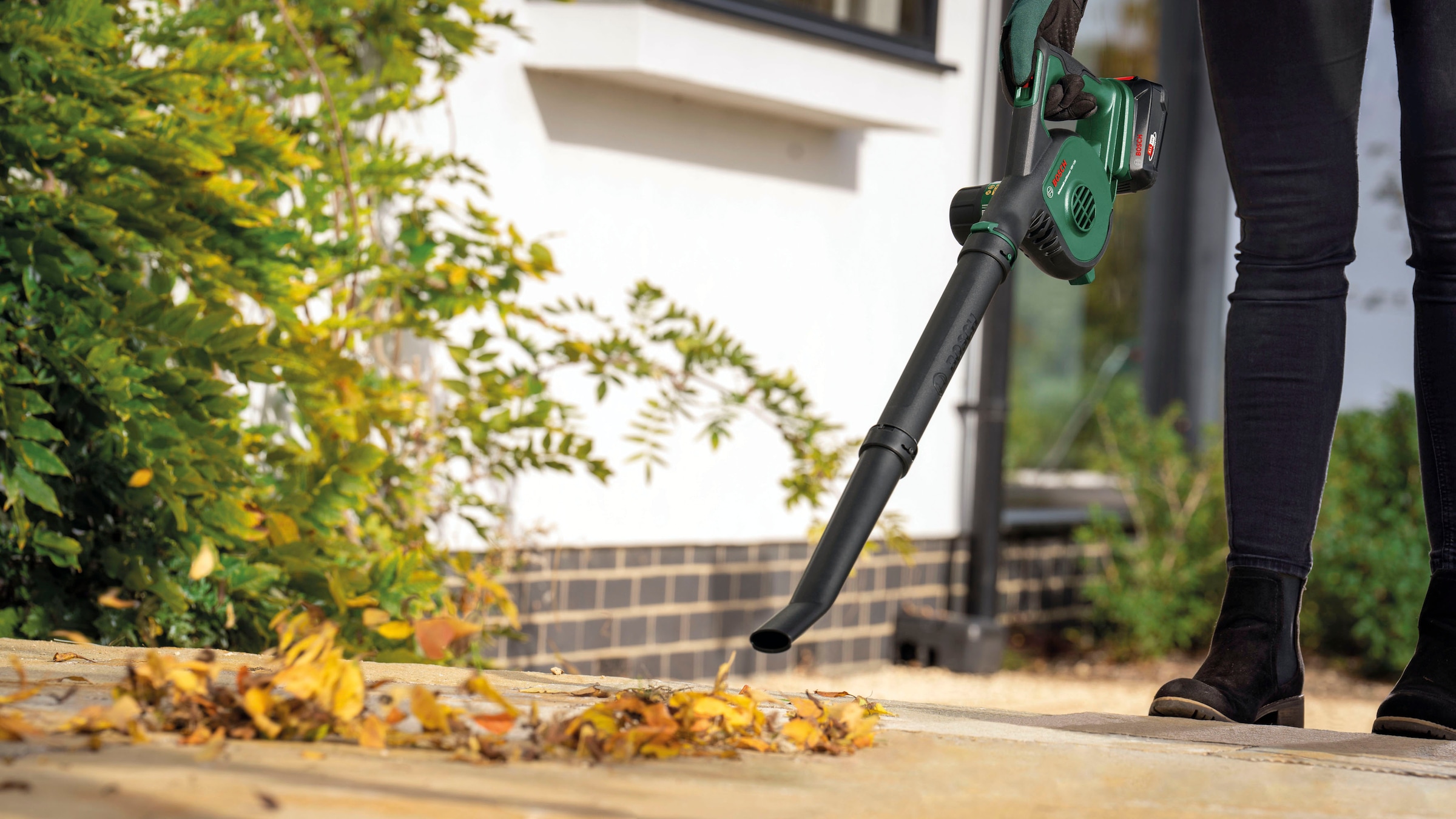 Bosch Home & Garden Akku-Laubbläser »UniversalLeafBlower 18V-130«, ohne Akku und Ladegerät