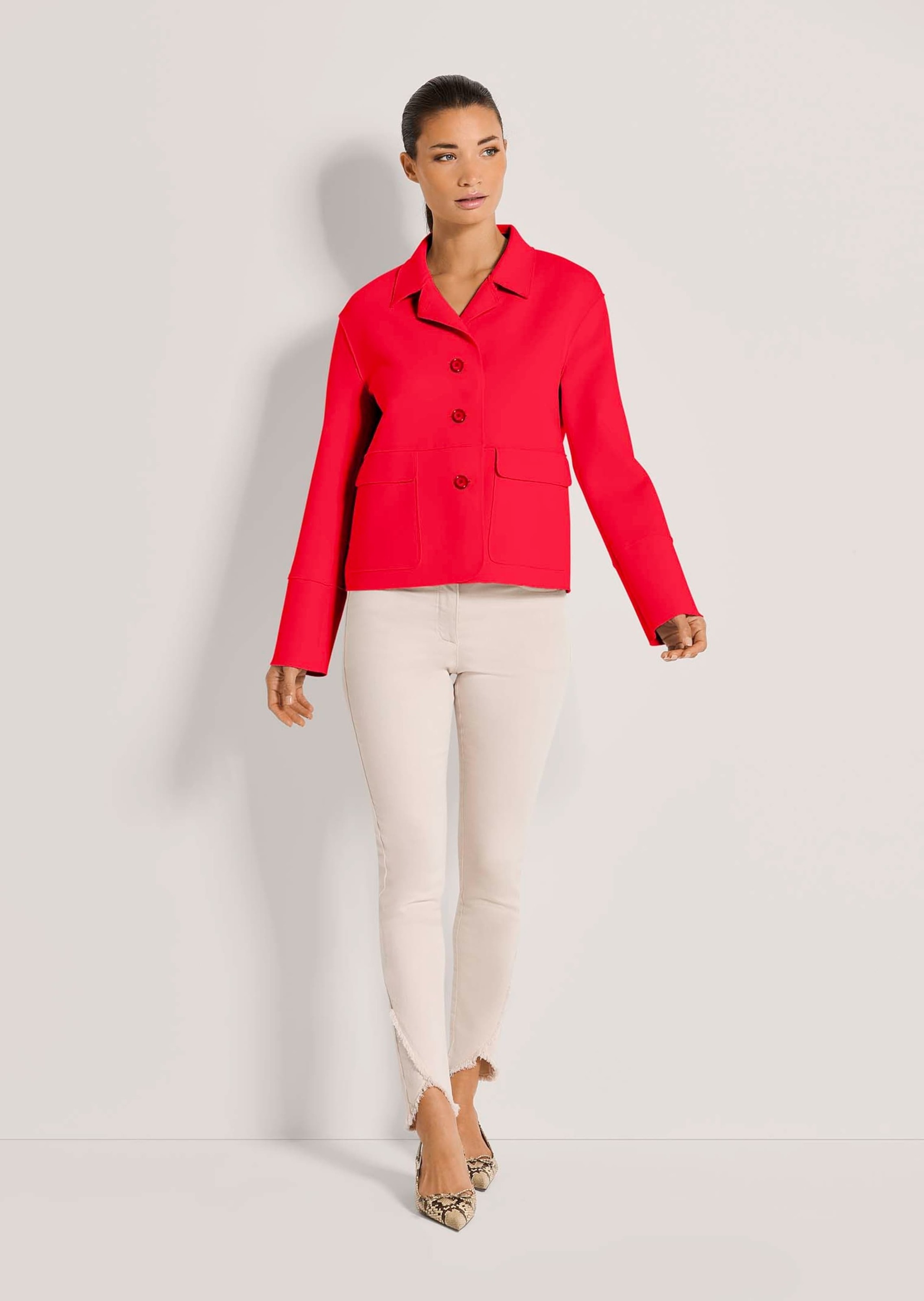 MADELEINE Jackenblazer »Kurzblazer Moderner Damenblazer mit Hemdkragen« Offene Schnittkanten