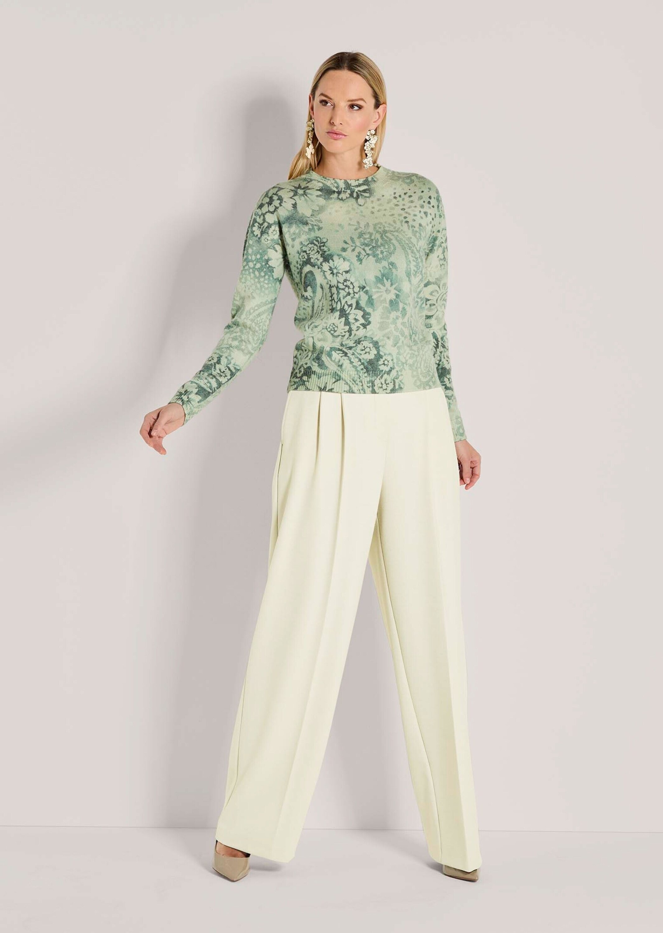 MADELEINE Longpullover »Strickpullover Stilvoller Printpullover mit floralem Muster« Allover-druck