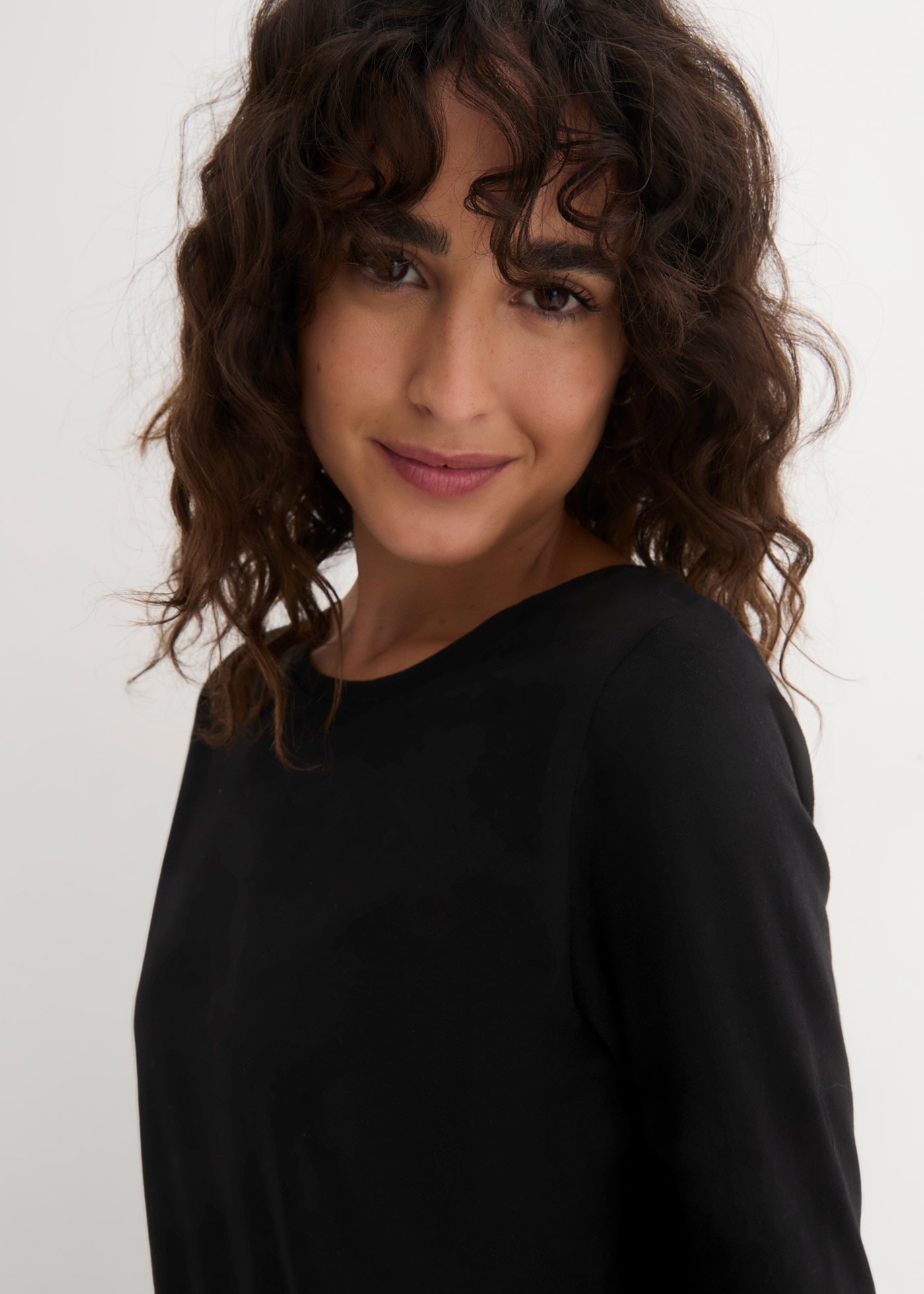 bonprix Langarmshirt mit Rundhalsausschnitt und dekorativer Rückennaht