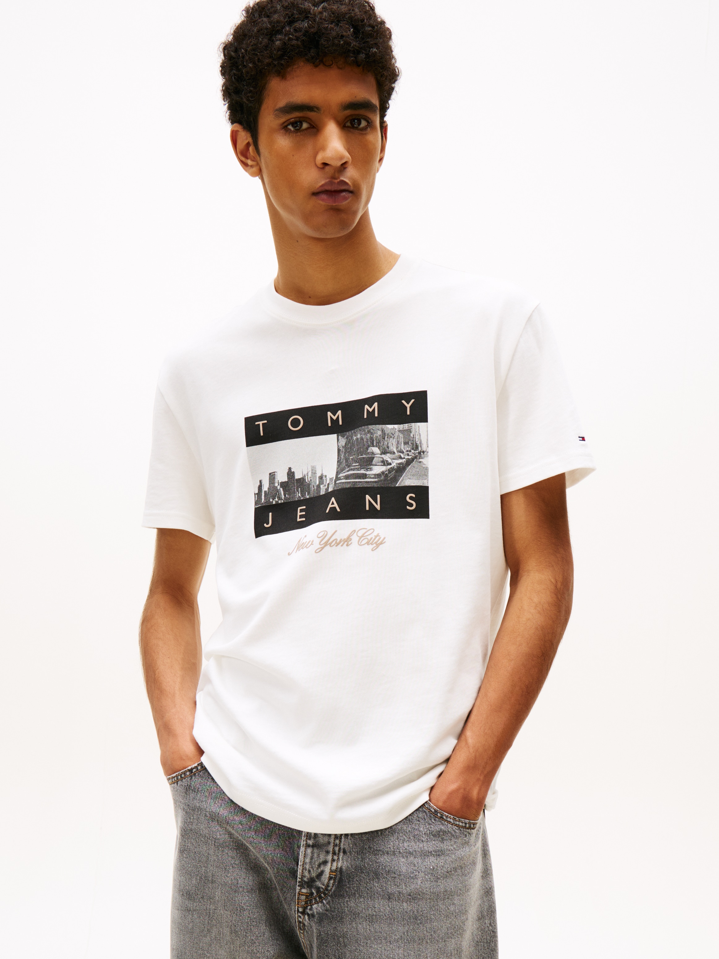 Tommy Jeans T-Shirt »TJM PHOTO FLAG« Jersey, mit Fotoprint, regular fit, Rundhals