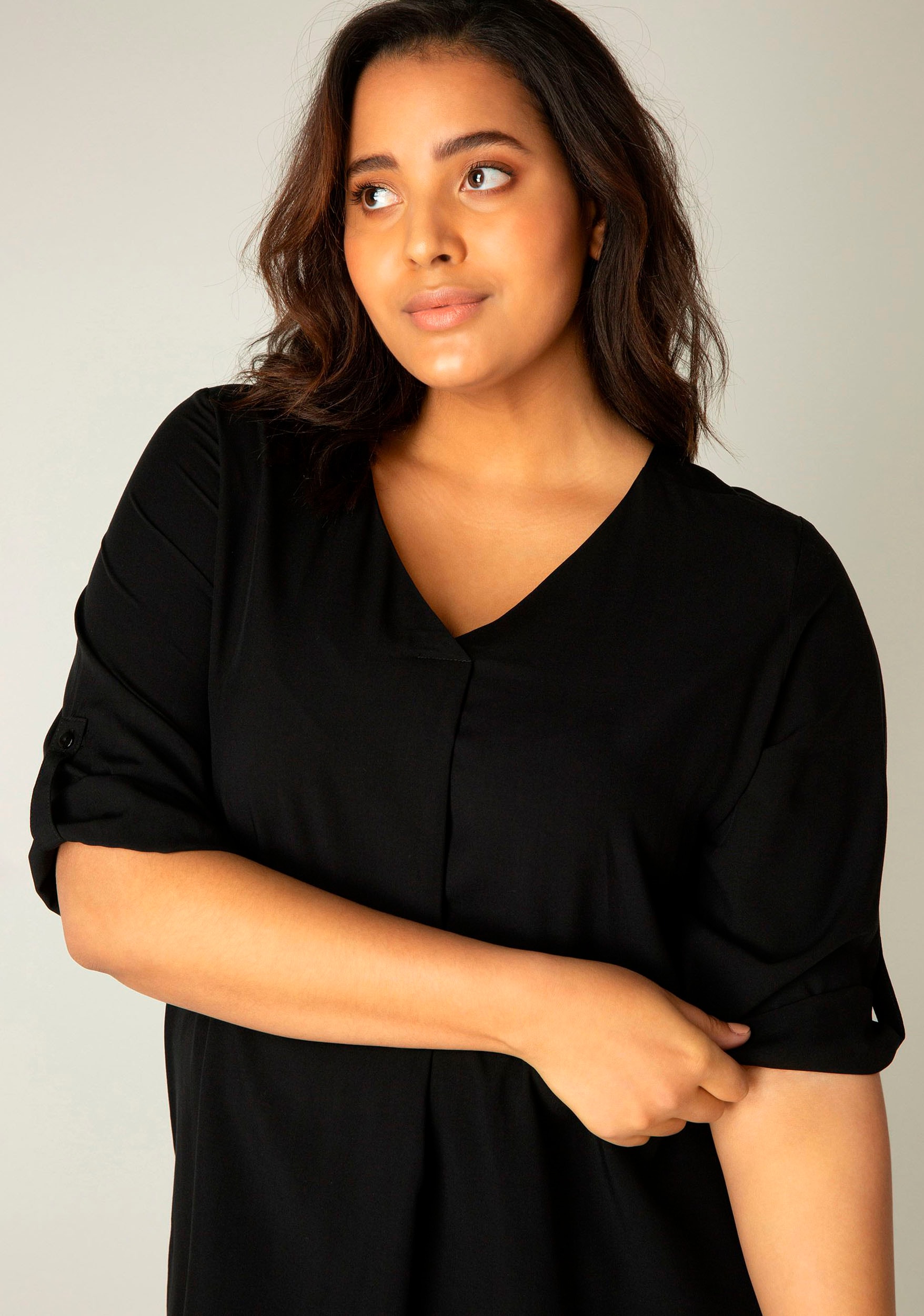 Base Level Curvy Shirtbluse »Yanina«, mit V-Ausschnitt