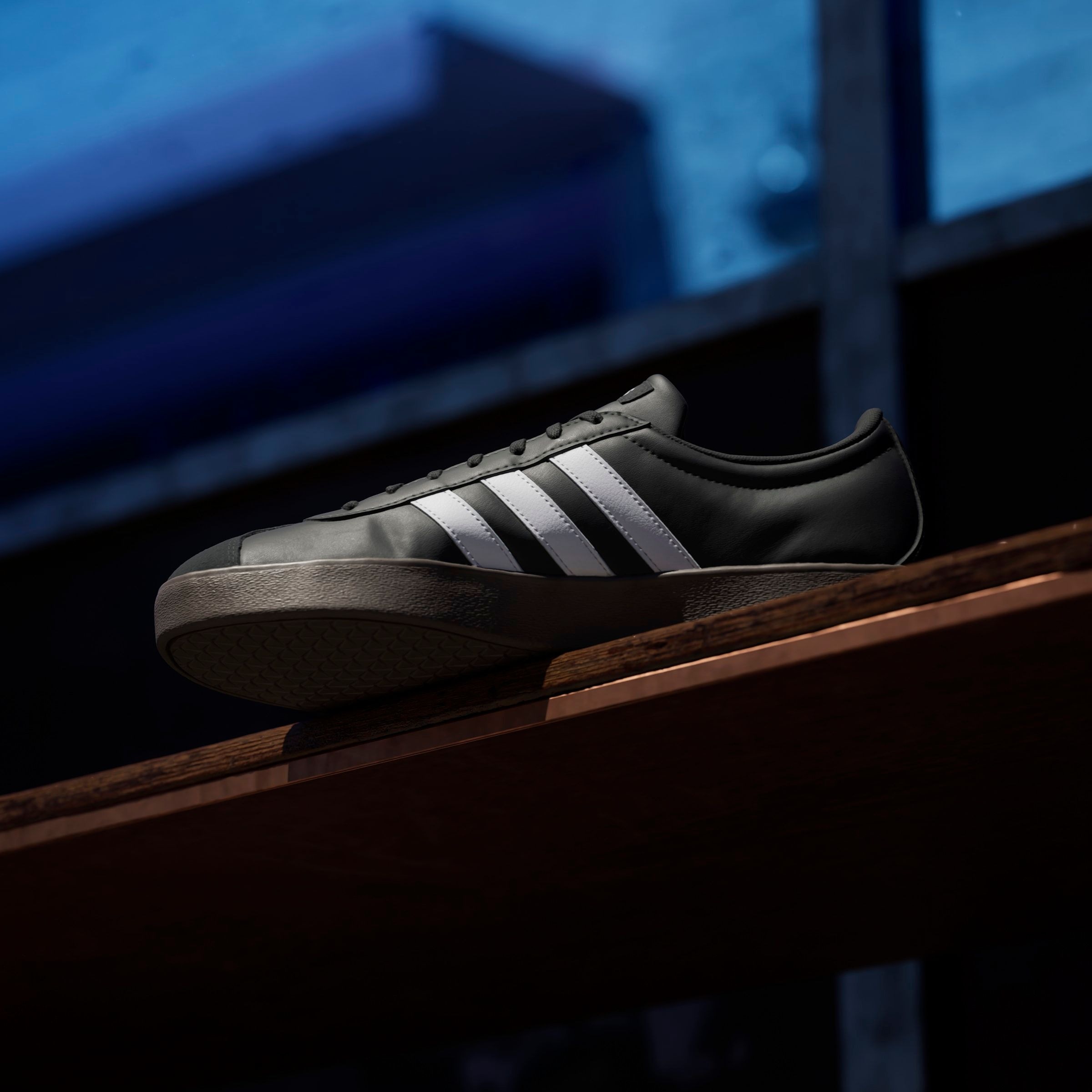 adidas Sportswear Sneaker »VL COURT BASE«, Design auf den Spuren des adidas Samba