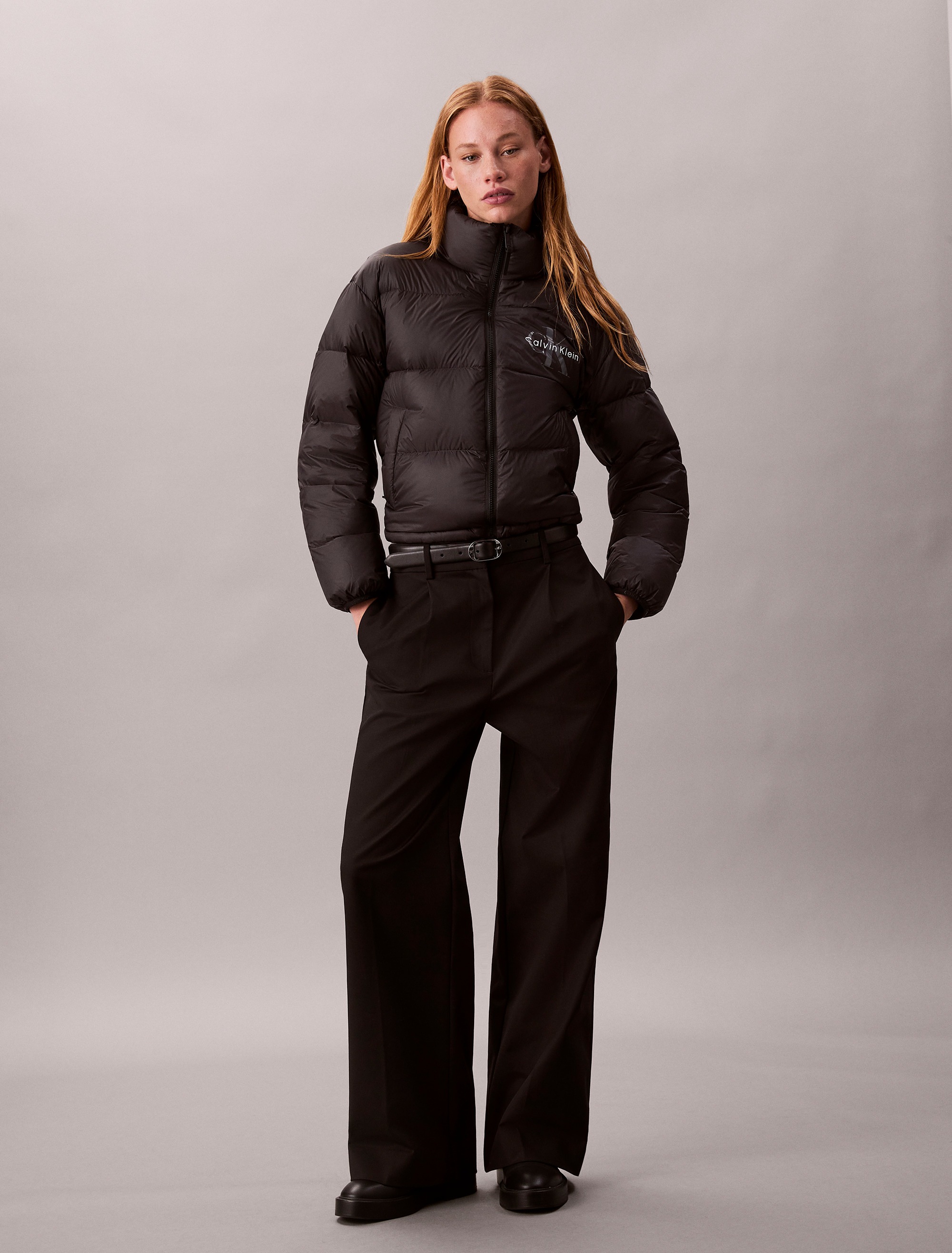 Calvin Klein Jeans Steppjacke »GRAPHIC LOGO PUFFER JACKET«, Stehkragen, kurze, kastige Passform, wattiert