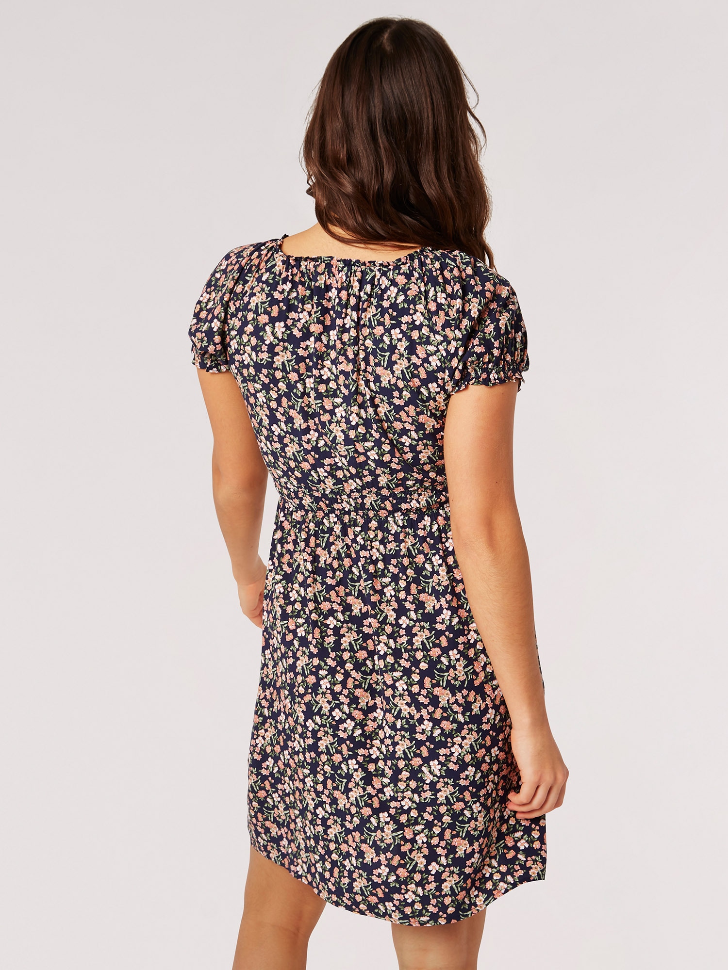Apricot Minikleid »Florales Minikleid« mit Smokdetails und Blumenmuster