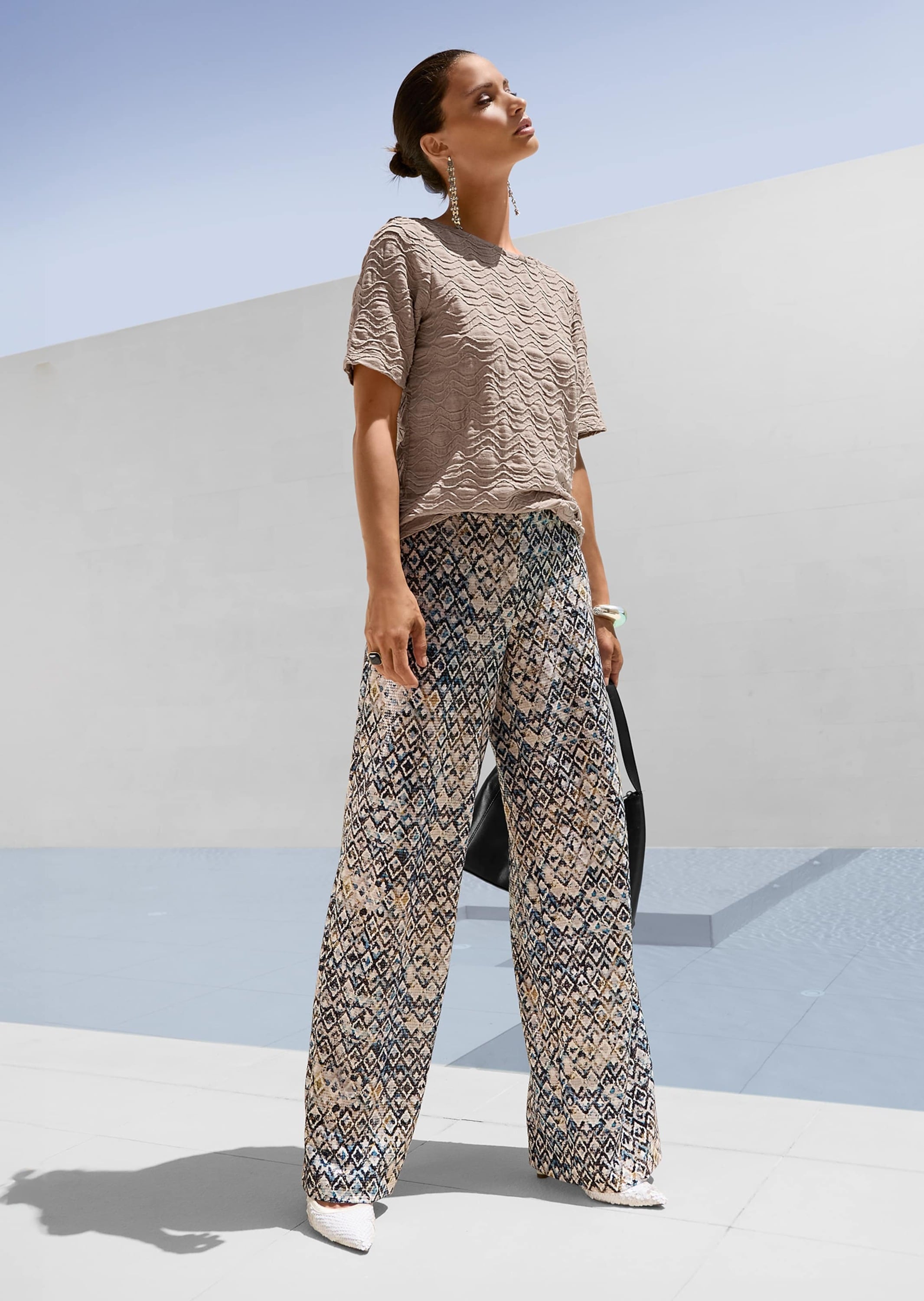 MADELEINE Kurzarmshirt »Strukturshirt Viskoseshirt mit Rundhalsausschnitt«