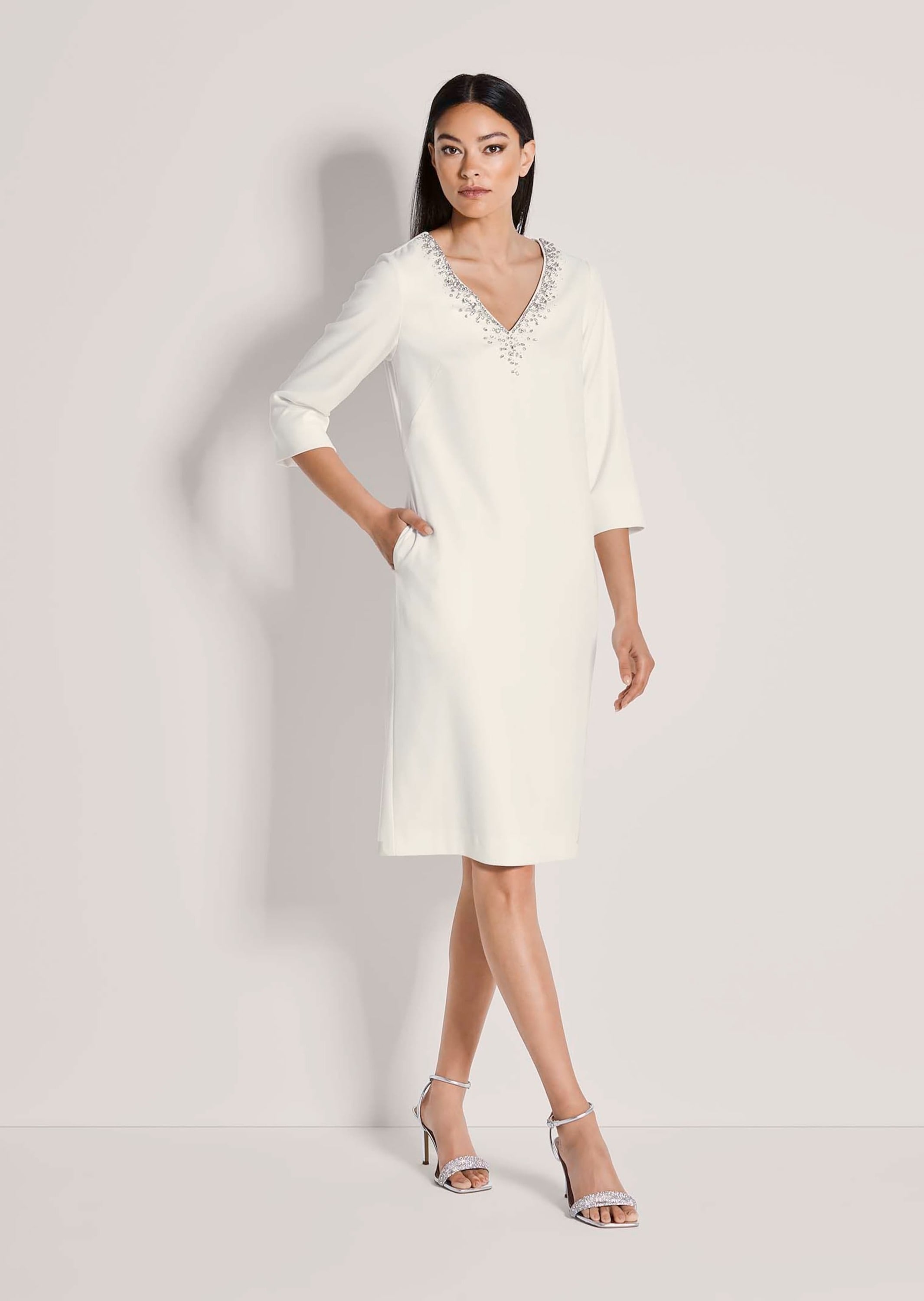 MADELEINE Etuikleid »Etuikleid Businesskleid mit Strass-Details«