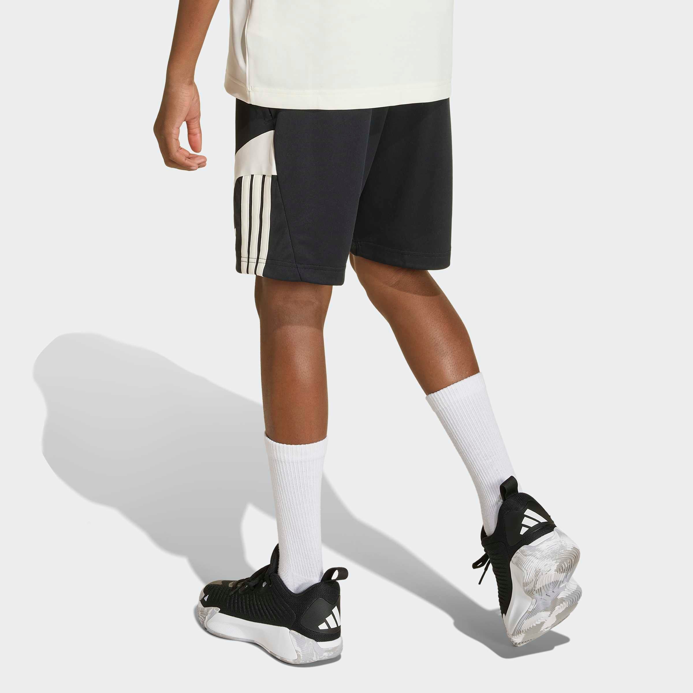 adidas Sportswear Shorts »HOUSE OF TIRO«