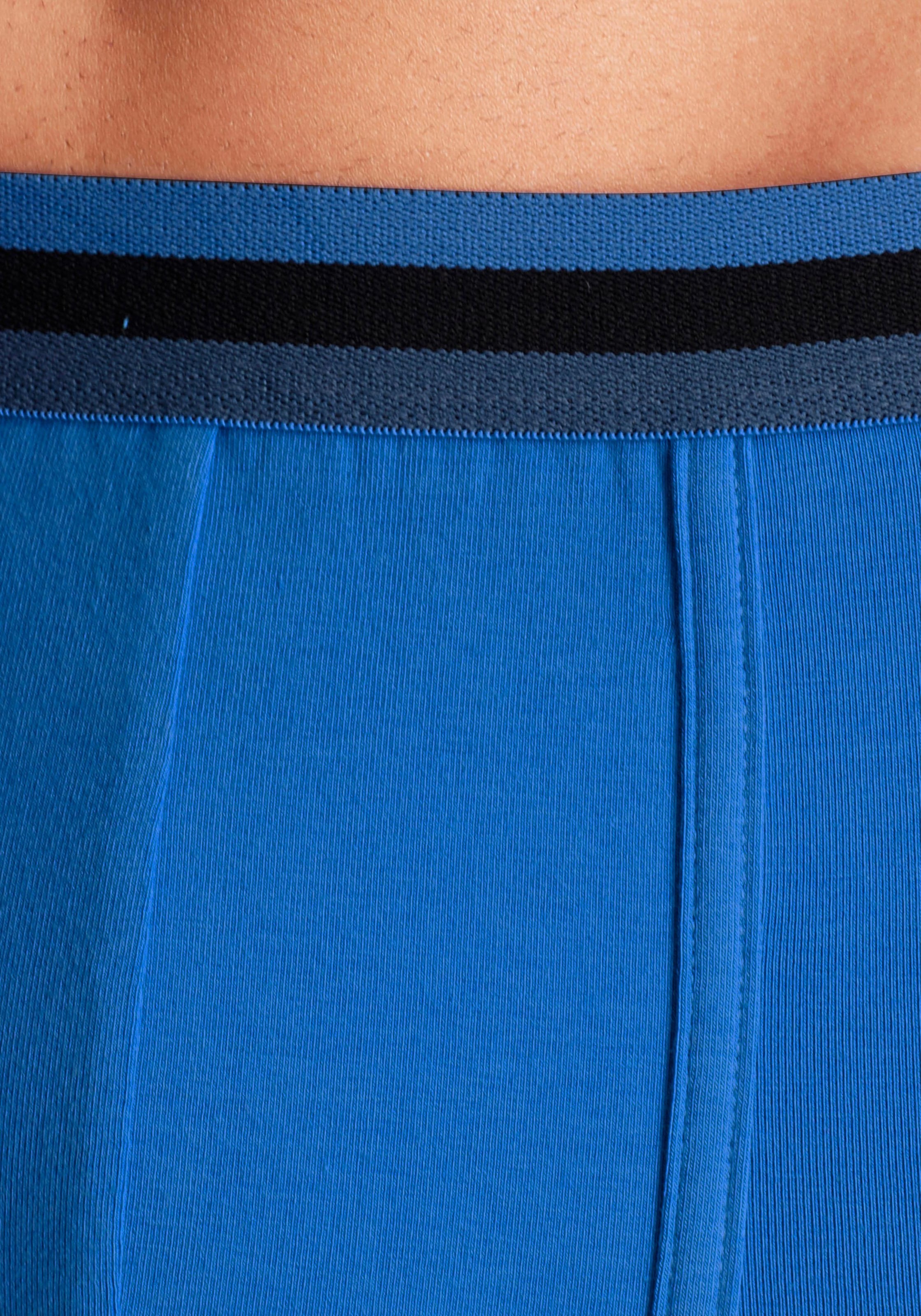 Bench. Langer Boxer, (Packung, 3 St.), Unterhosen mit elastischem Bund und Logodruck auf dem Bein