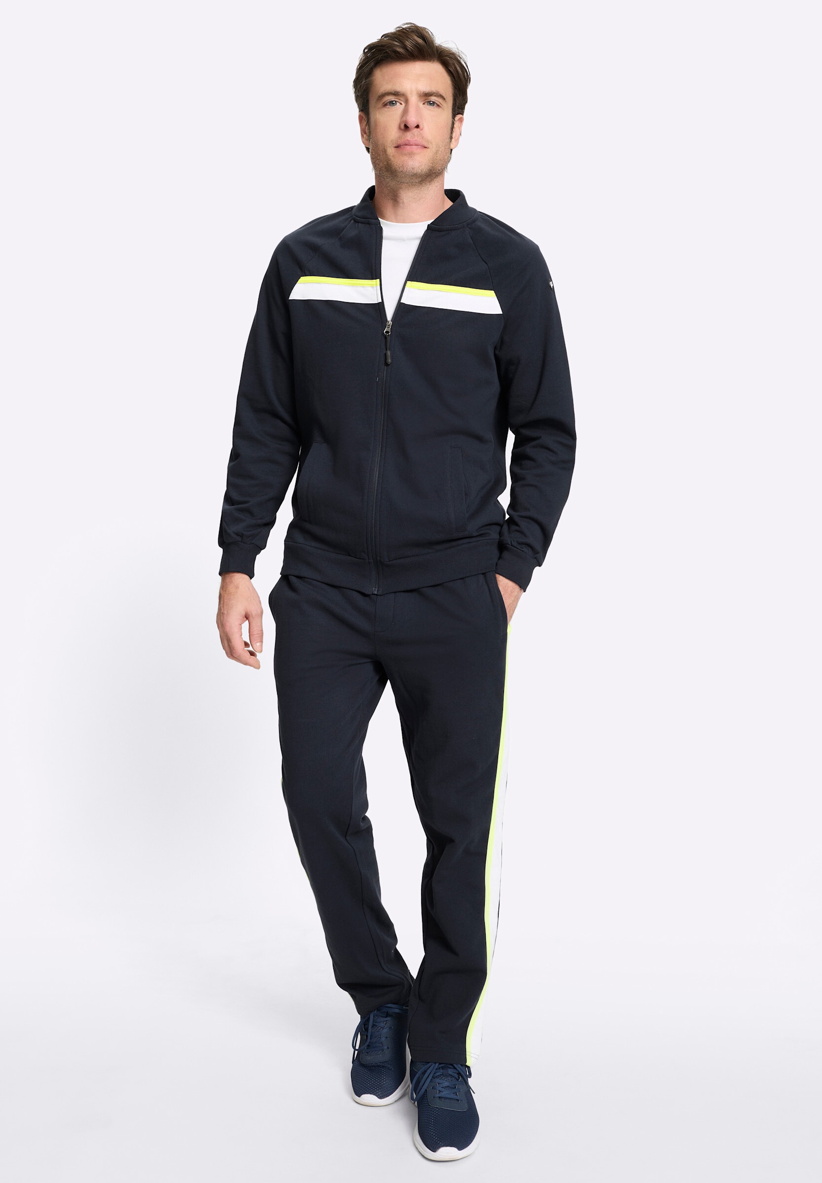 Witt Trainingshose »Freizeithose Freizeithose mit Kontraststreifen«