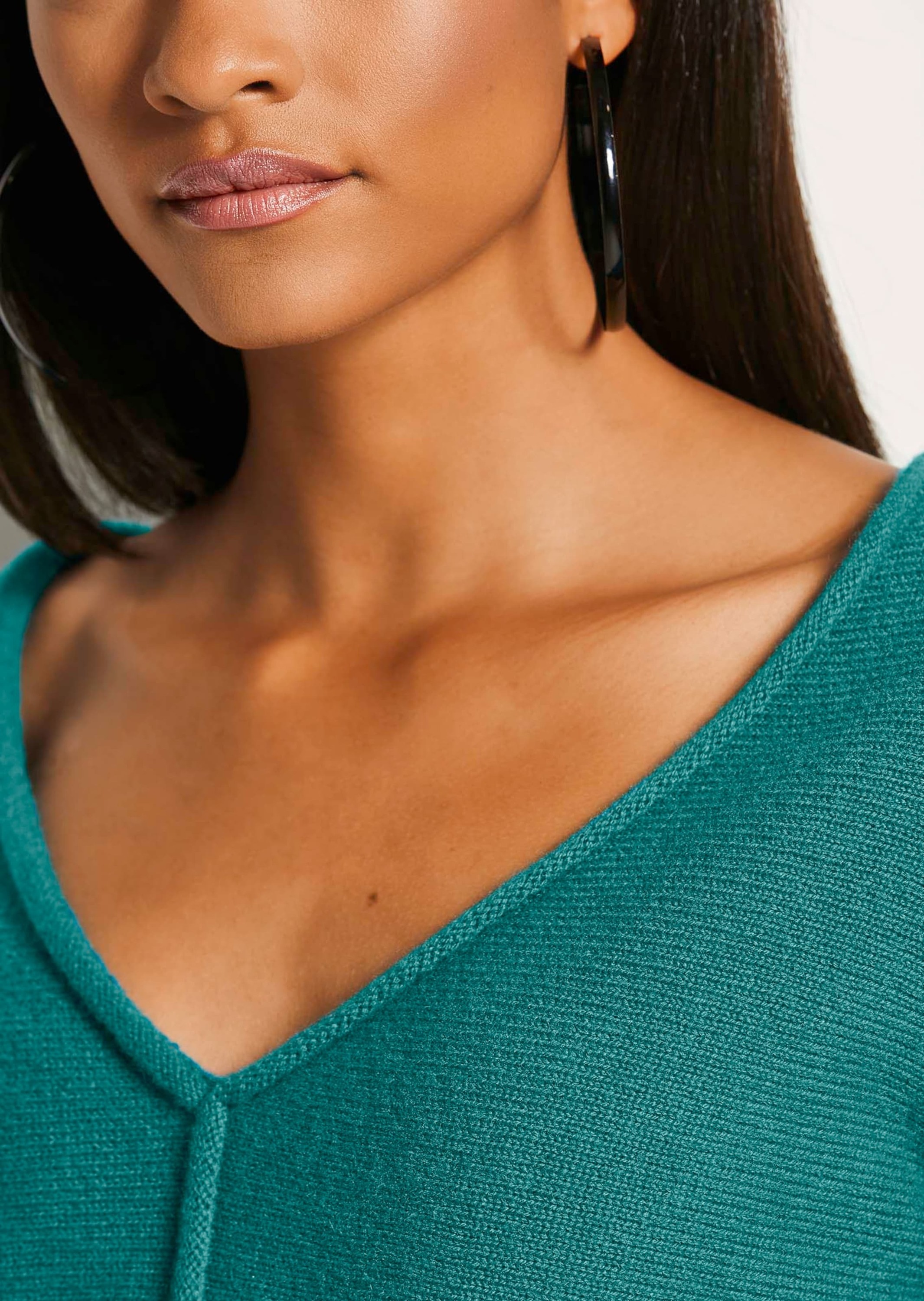 MADELEINE Longpullover »Pullover Kurzer V-Pullover«