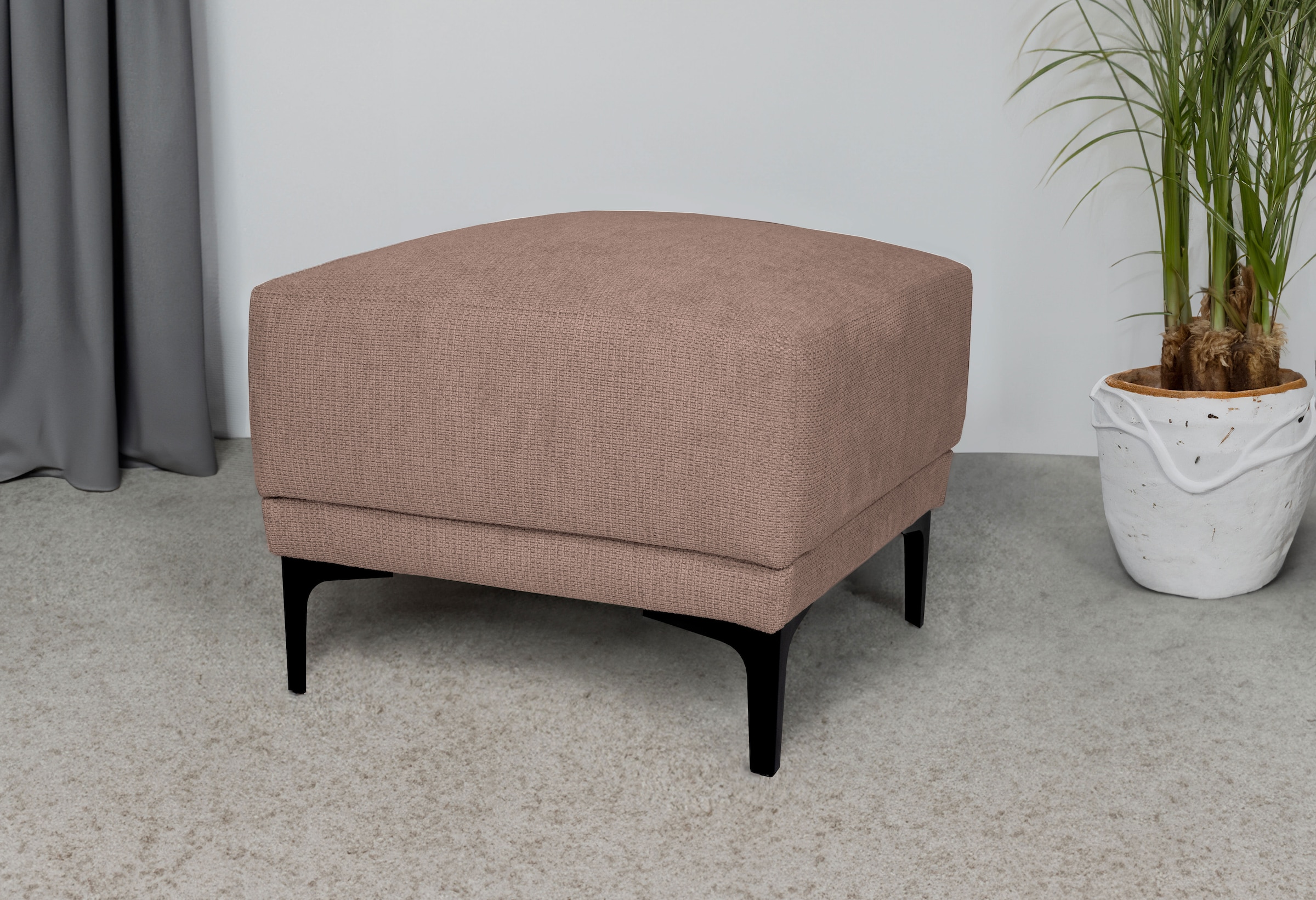 Places of Style Polsterhocker »Xander«, Breite 58 cm, Soft-Touch Chenille, schwarze Metallfüße