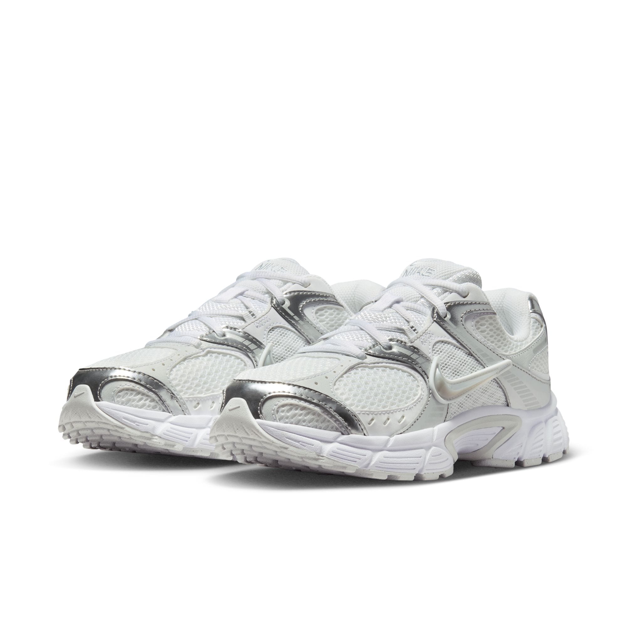Nike Sportswear Sneaker »Nike V5 RNR«  inspiriert vom Design des Y2K Nike Vomero 5