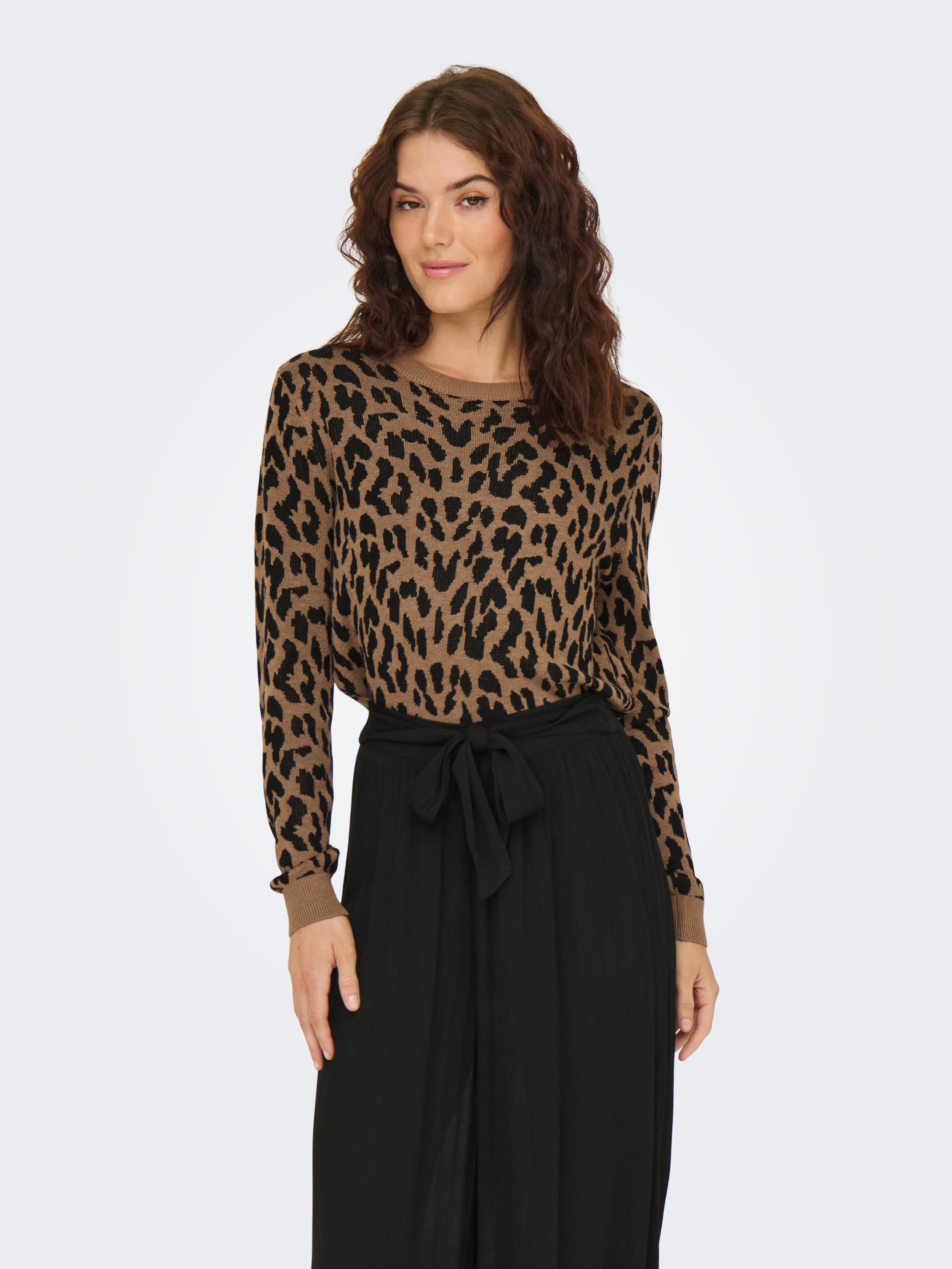 ONLY Rundhalspullover »ONLVIENNA LS JQ LEO O-NECK CC KNT«