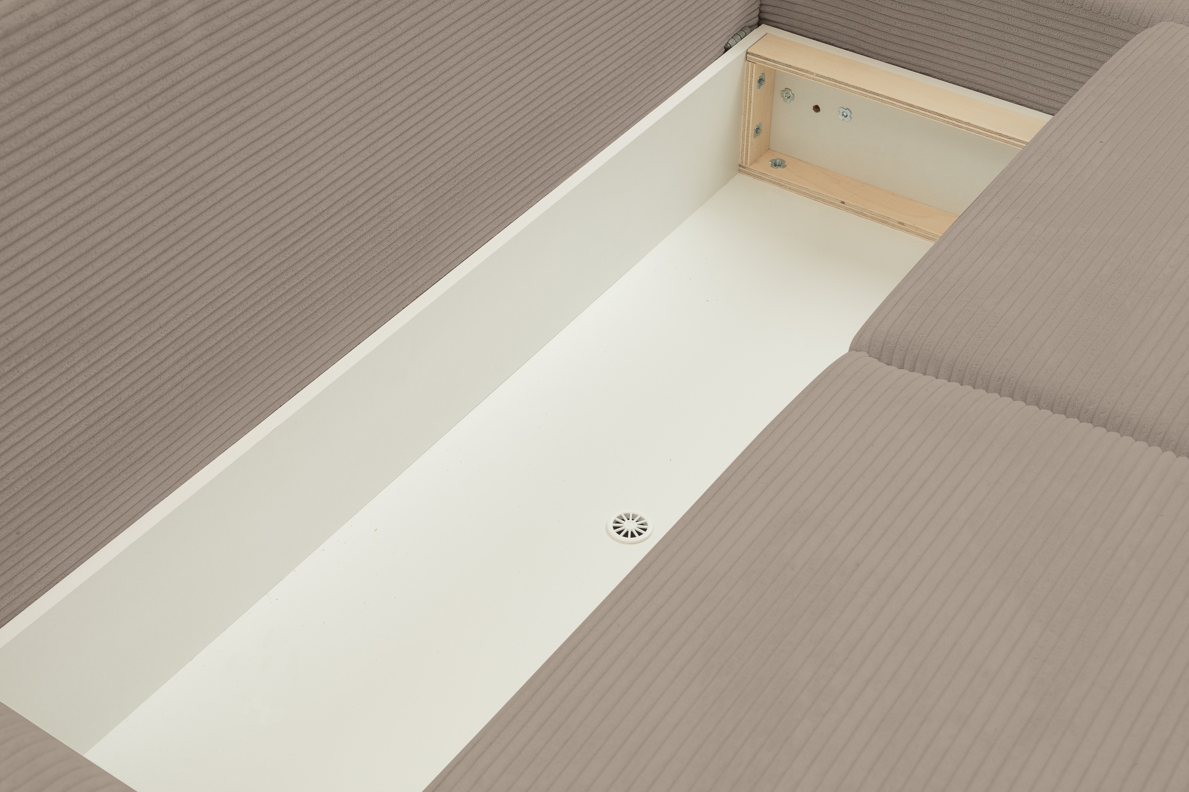 WERK2 Ecksofa »Riwa, modernes Sofa zum Kuscheln und Entspannen, Breite 300cm, L-Form« Trendiges Ecksofa mit vielen Kissen, Schlaffunktion & Bettkasten