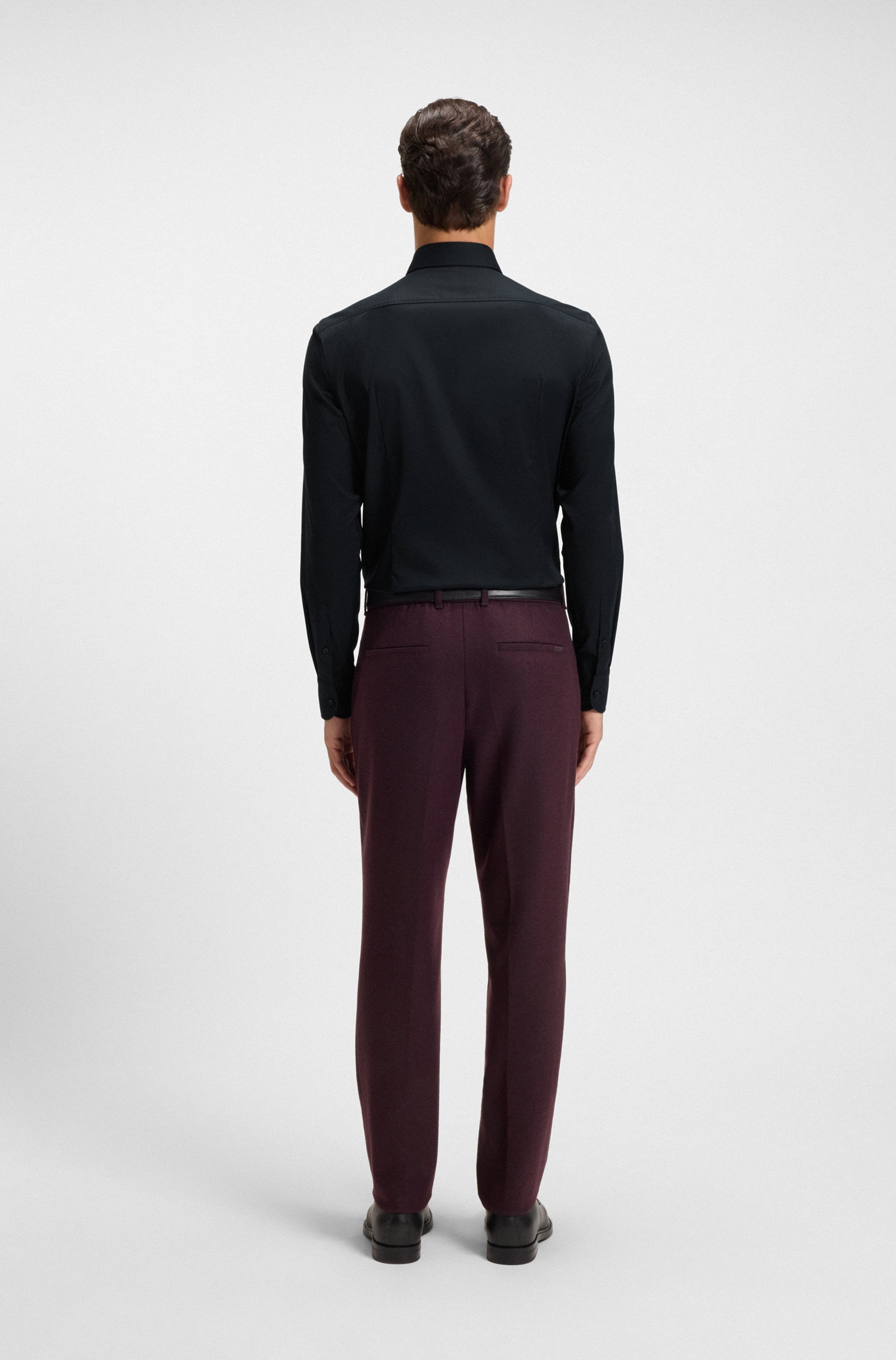 BOSS Businesshemd Slim-Fit, aus funktionalem Stretch-Twill, Kentkragen