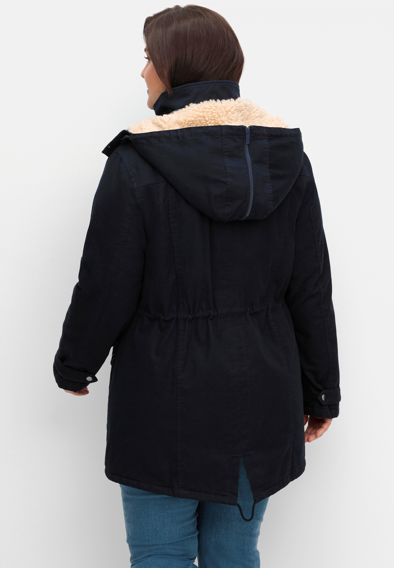 Sheego Parka »Parka Parka mit Taillen-Gummizug, warm wattiert« Abnehmbare Kapuze