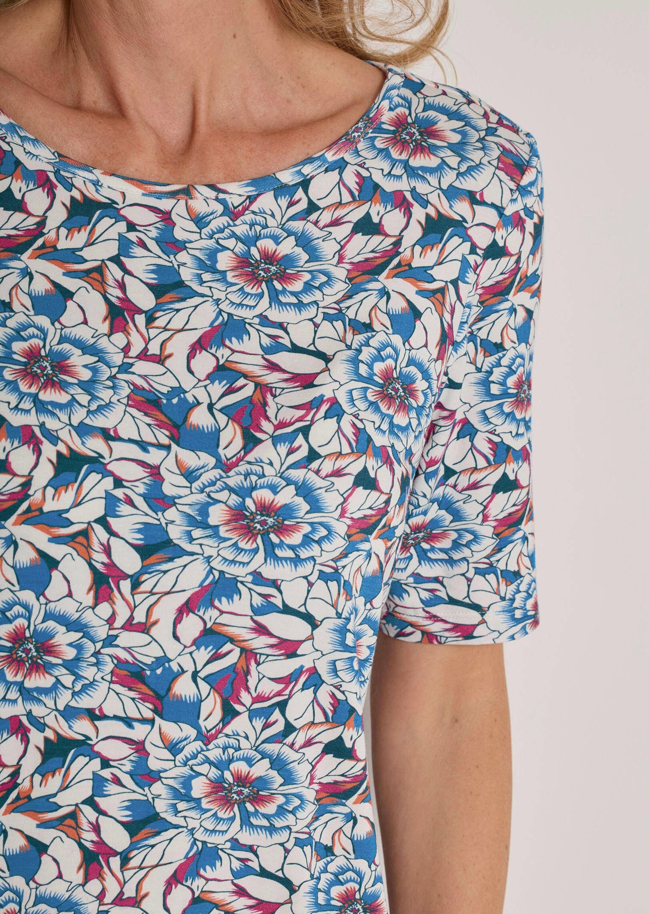 GOLDNER Kurzarmshirt »Kurzgröße Cityshirt mit floralem Design« stretchbequemer Viskosejersey