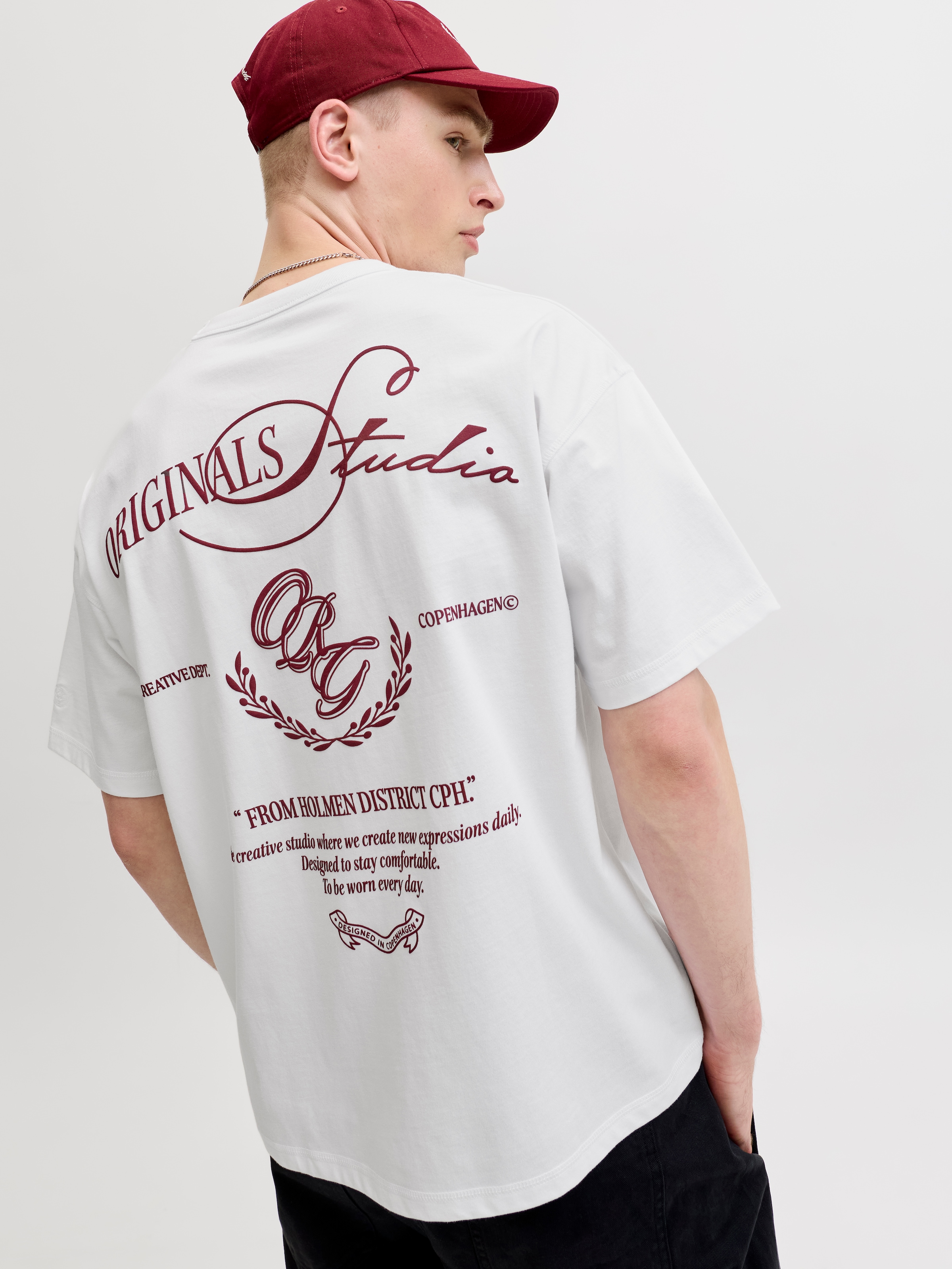 Jack & Jones Rundhalsshirt »JORSANREMO TYPO TEE SS CREW NECK LN« Baumwollmischung, locker geschnitten
