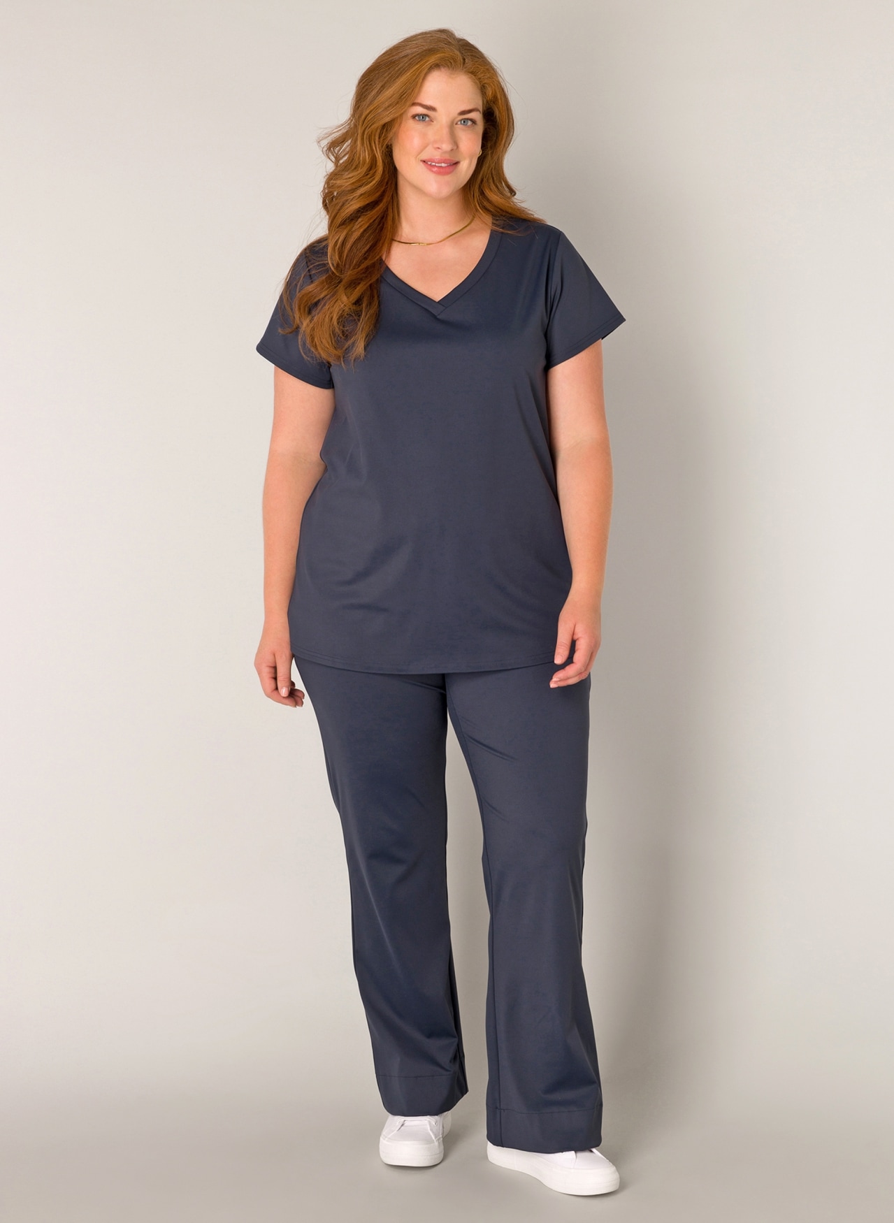 Base Level Curvy V-Shirt »Lilly«, mit Stretch