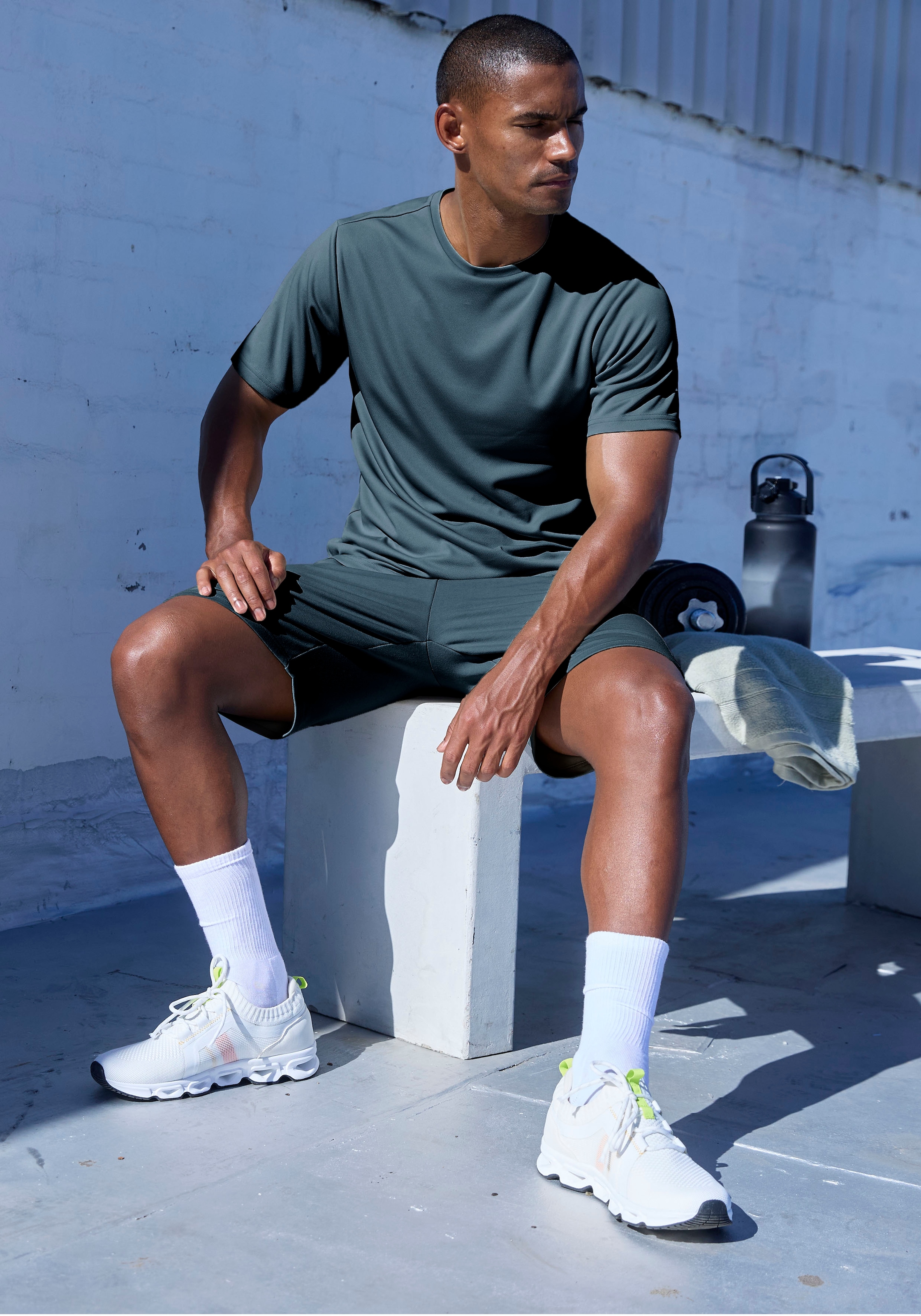 Le Jogger Performance Funktionsshorts  Perfomance Shorts mit Kontrast-Kordel und Reißverschlusstaschen