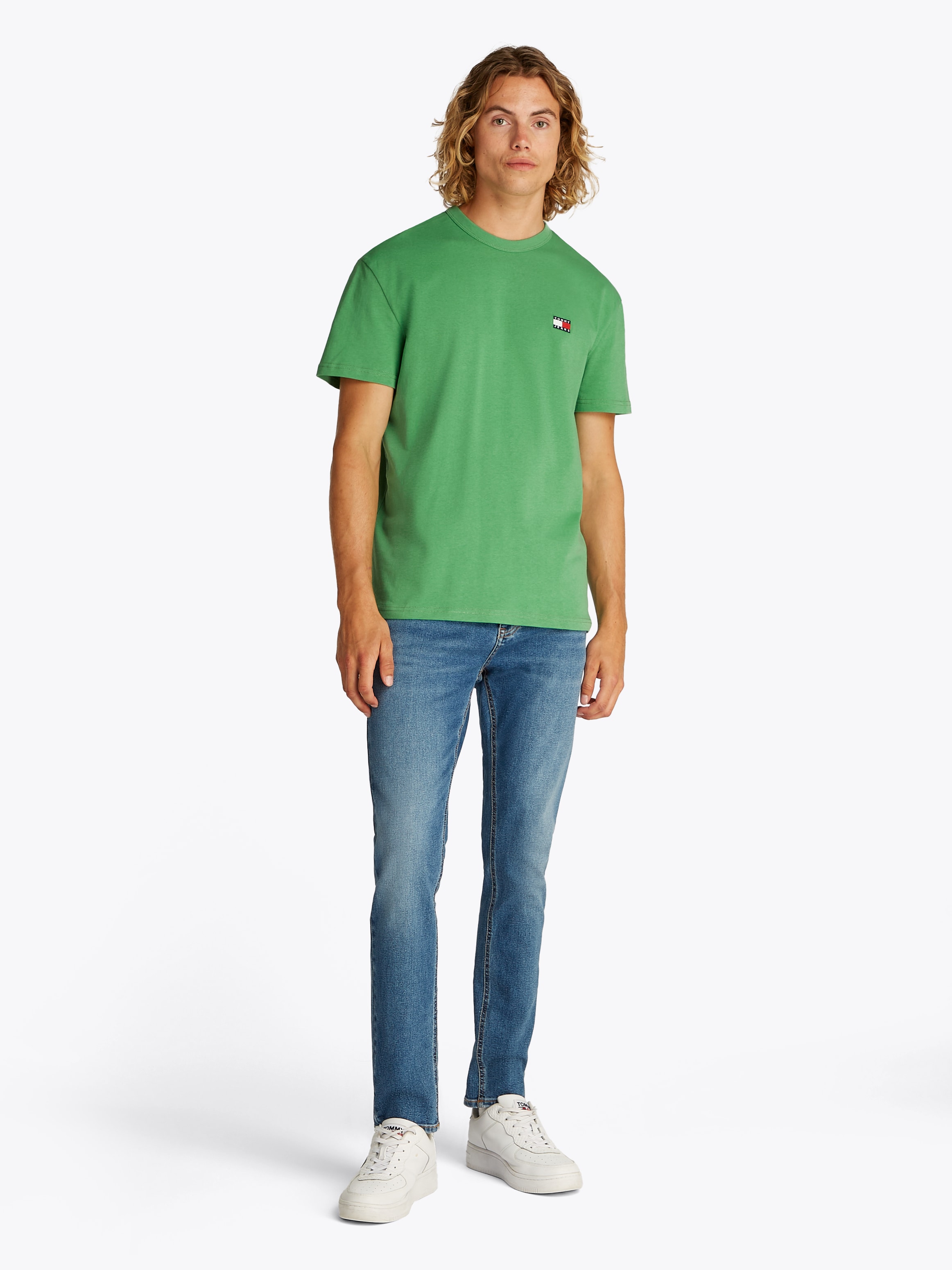 Tommy Jeans T-Shirt »TJM REG BADGE TEE EXT«, mit Logostickerei