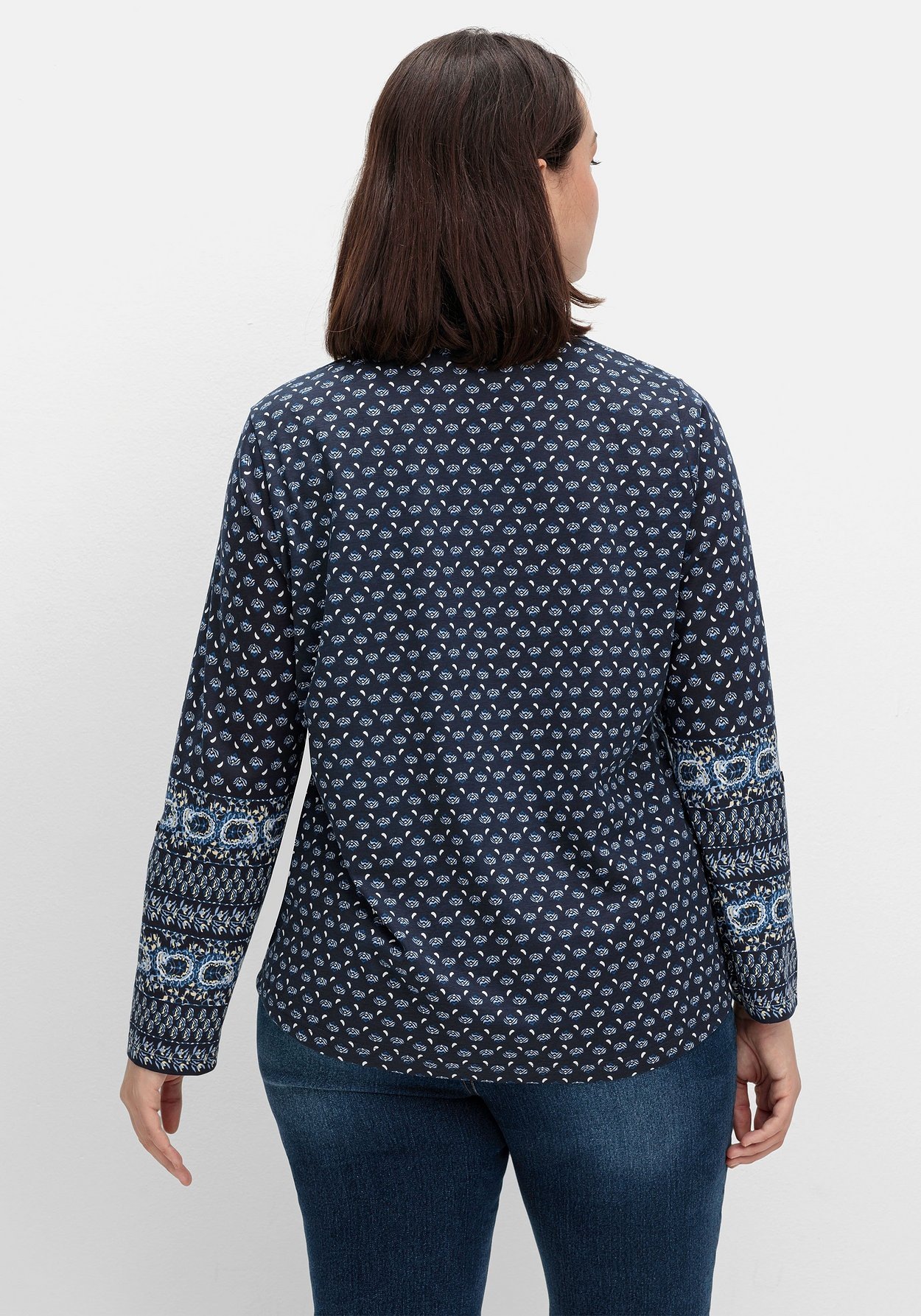 Sheego Langarmshirt »Shirt mit Minimalprint und Krempelärmeln«, mit Minimalprint und Krempelärmeln