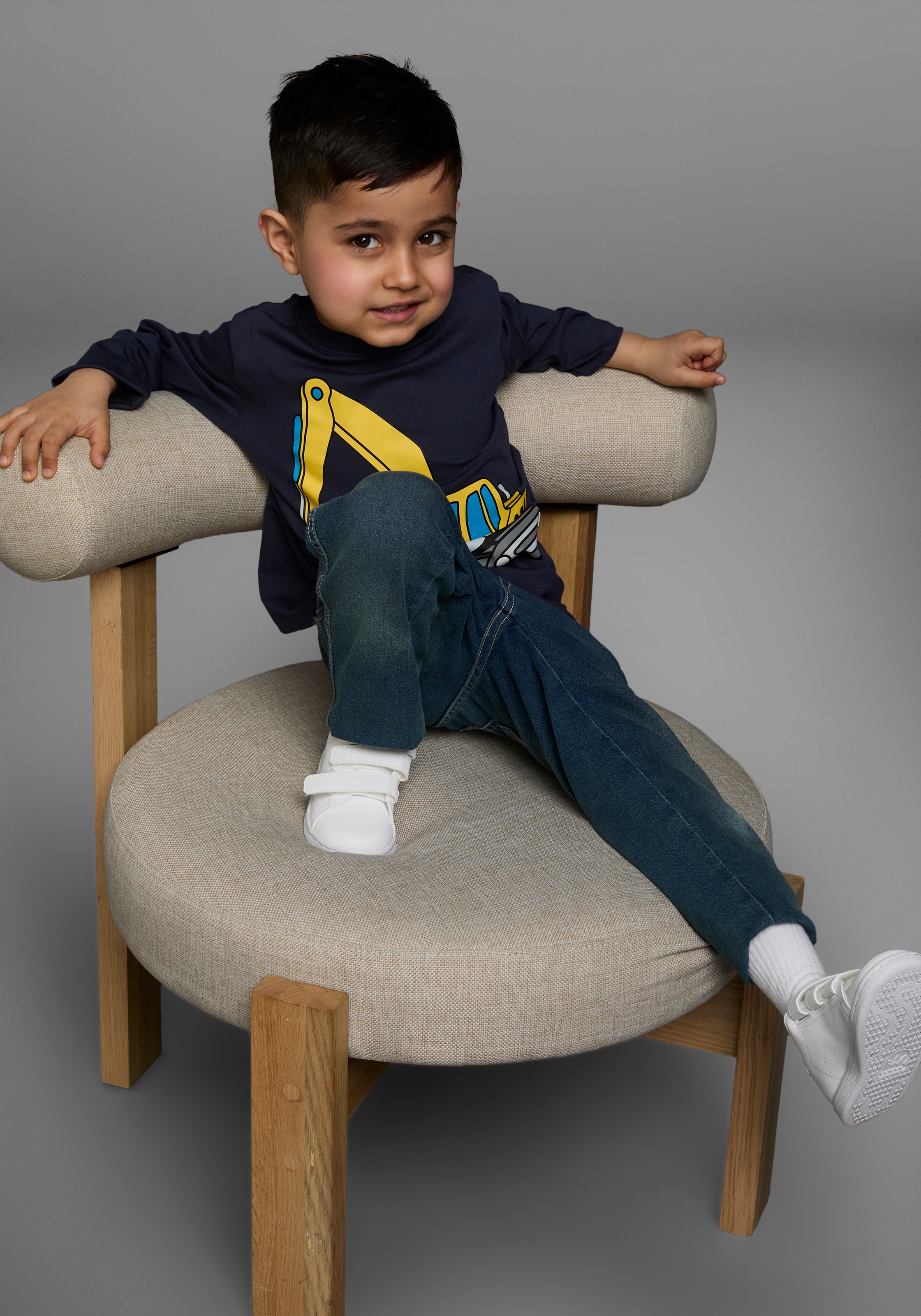 KIDSWORLD Langarmshirt »HUND MIT BAGGER«, Langarm, Basic-Passform, mit stylischem Druck, Rundhalsausschnitt