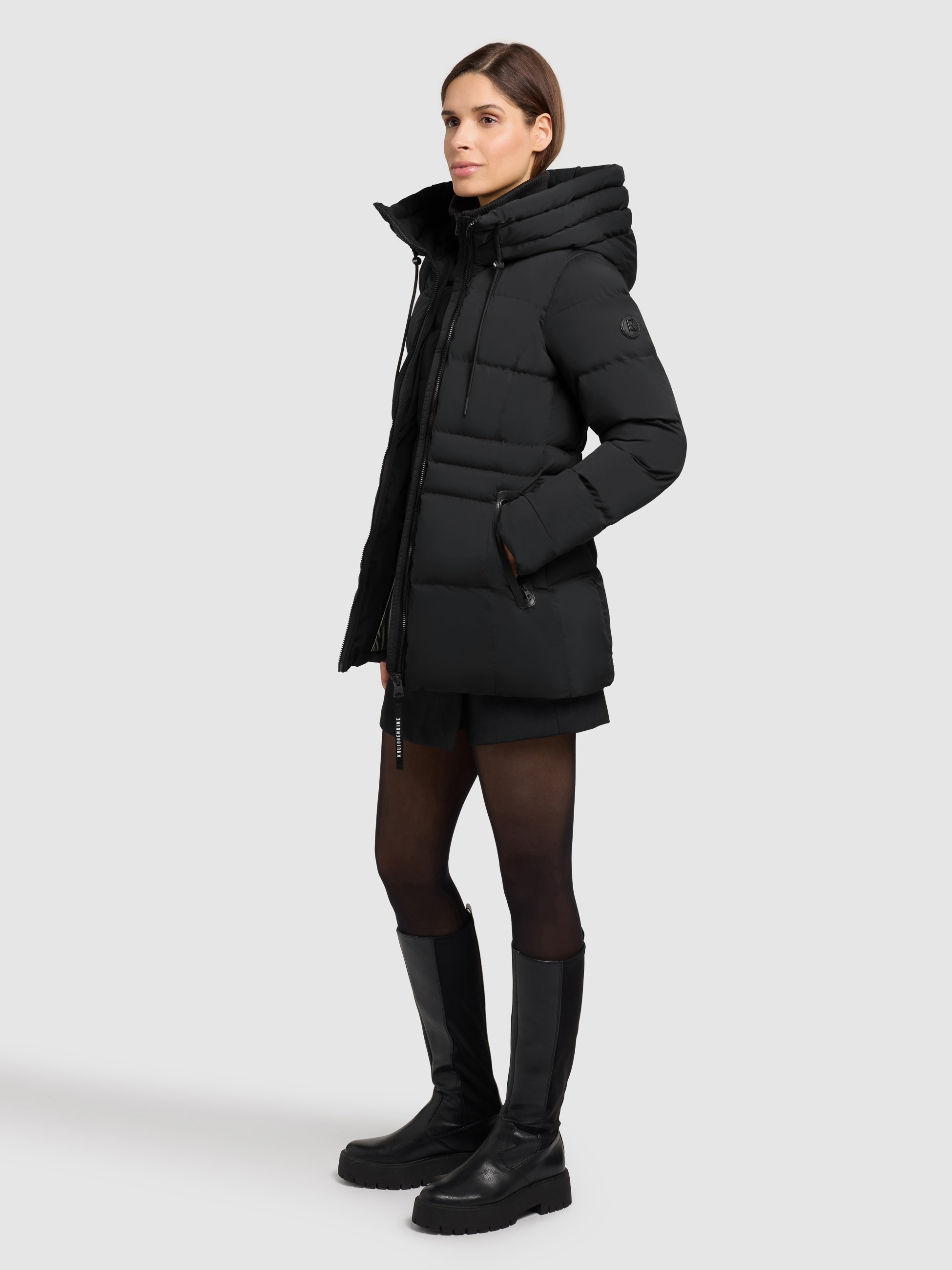 khujo Steppjacke »MATLA« mit Kapuze Reißverschlusstaschen mit Fleecefutter, eine Ärmeltasche